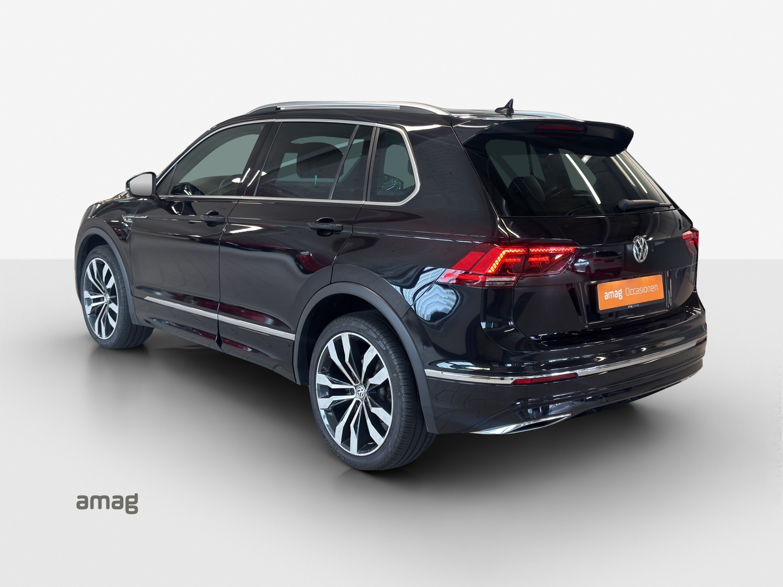 VW Tiguan 2.0TSI Highline 4Motion DSG-showroom-element-2
