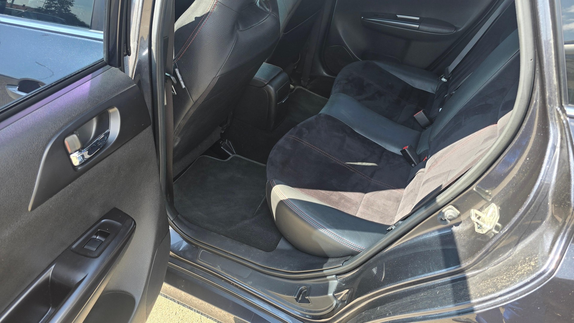 SUBARU WRX STI 2.5 T Sport-image-13