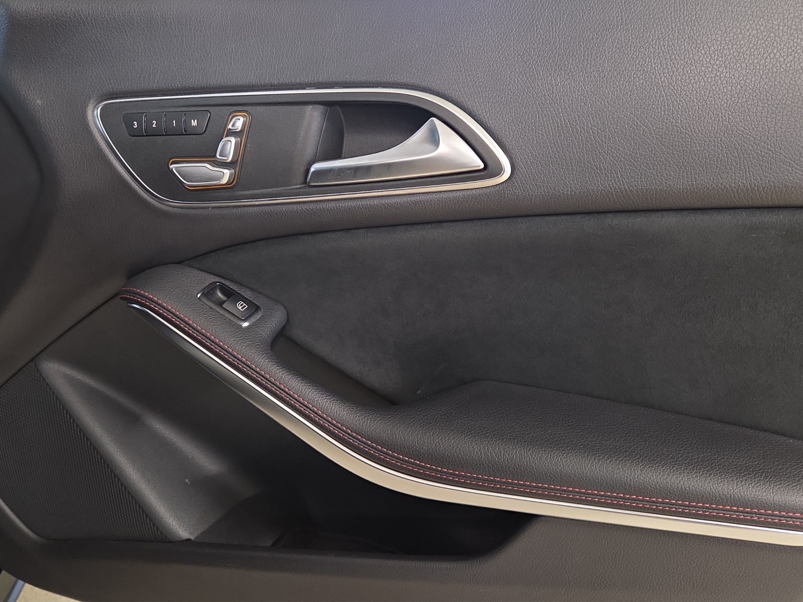 MERCEDES-BENZ CLA 250 AMG Line 4Matic-image-8