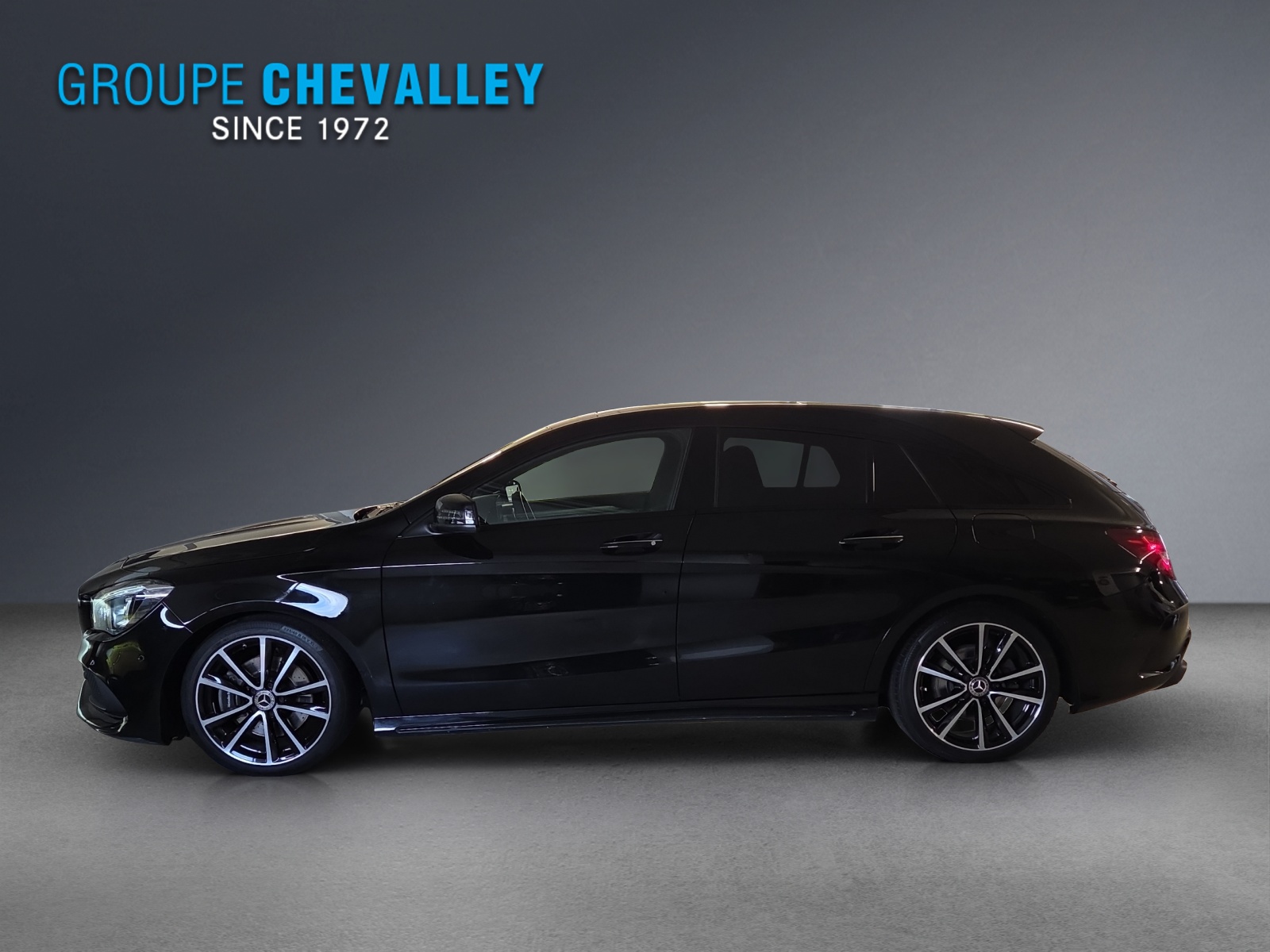 MERCEDES-BENZ CLA 250 AMG Line 4Matic-showroom-element-2