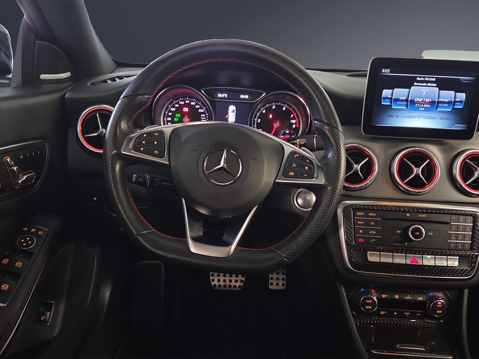 MERCEDES-BENZ CLA 250 AMG Line 4Matic-image-12