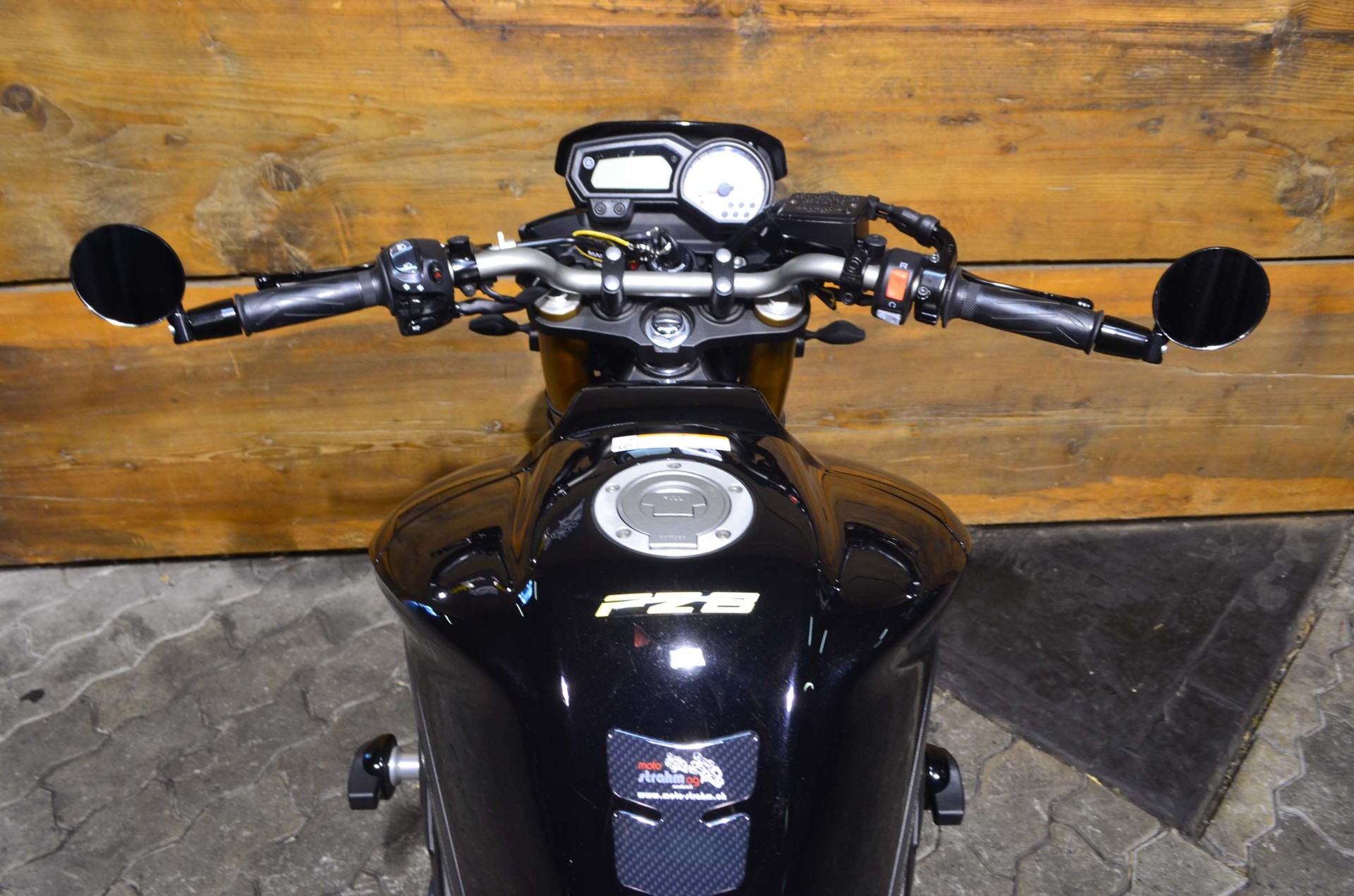 YAMAHA FZ8 N ABS-image-2