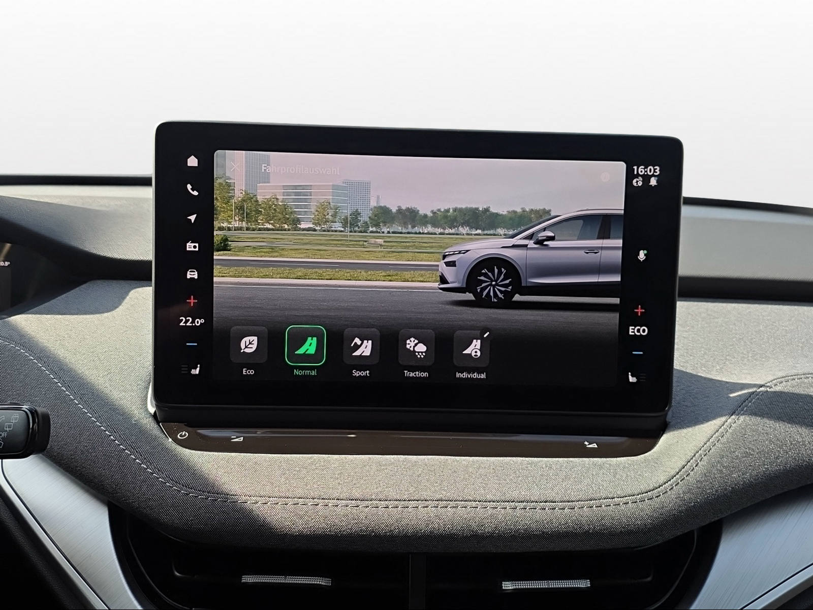 SKODA Enyaq 85x Dynamic 4x4-image-8