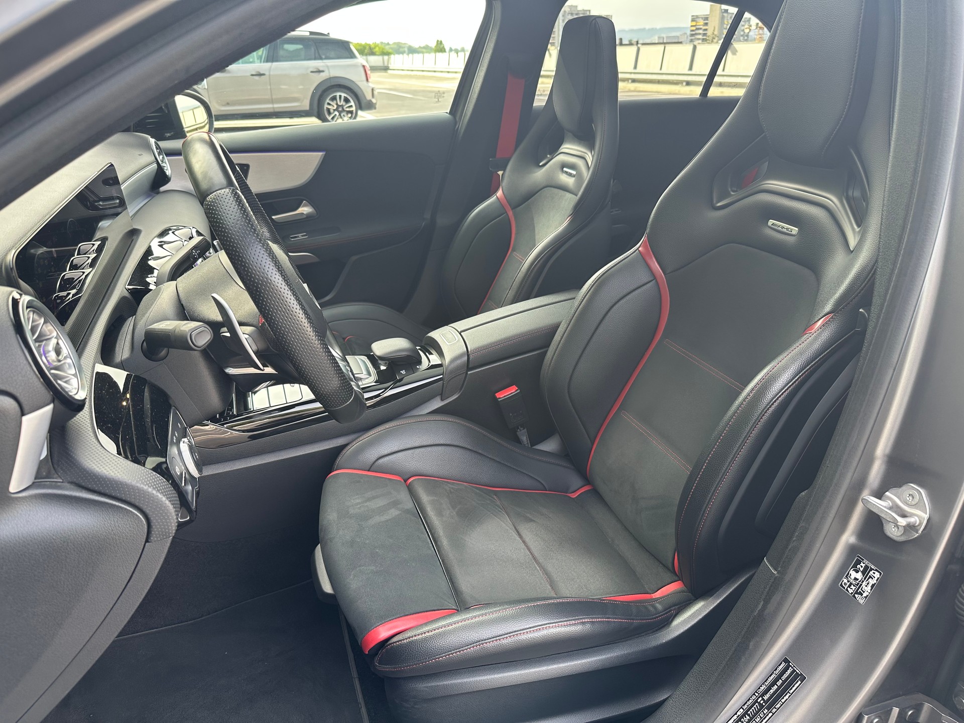 MERCEDES-BENZ A 35 AMG 4matic-image-9