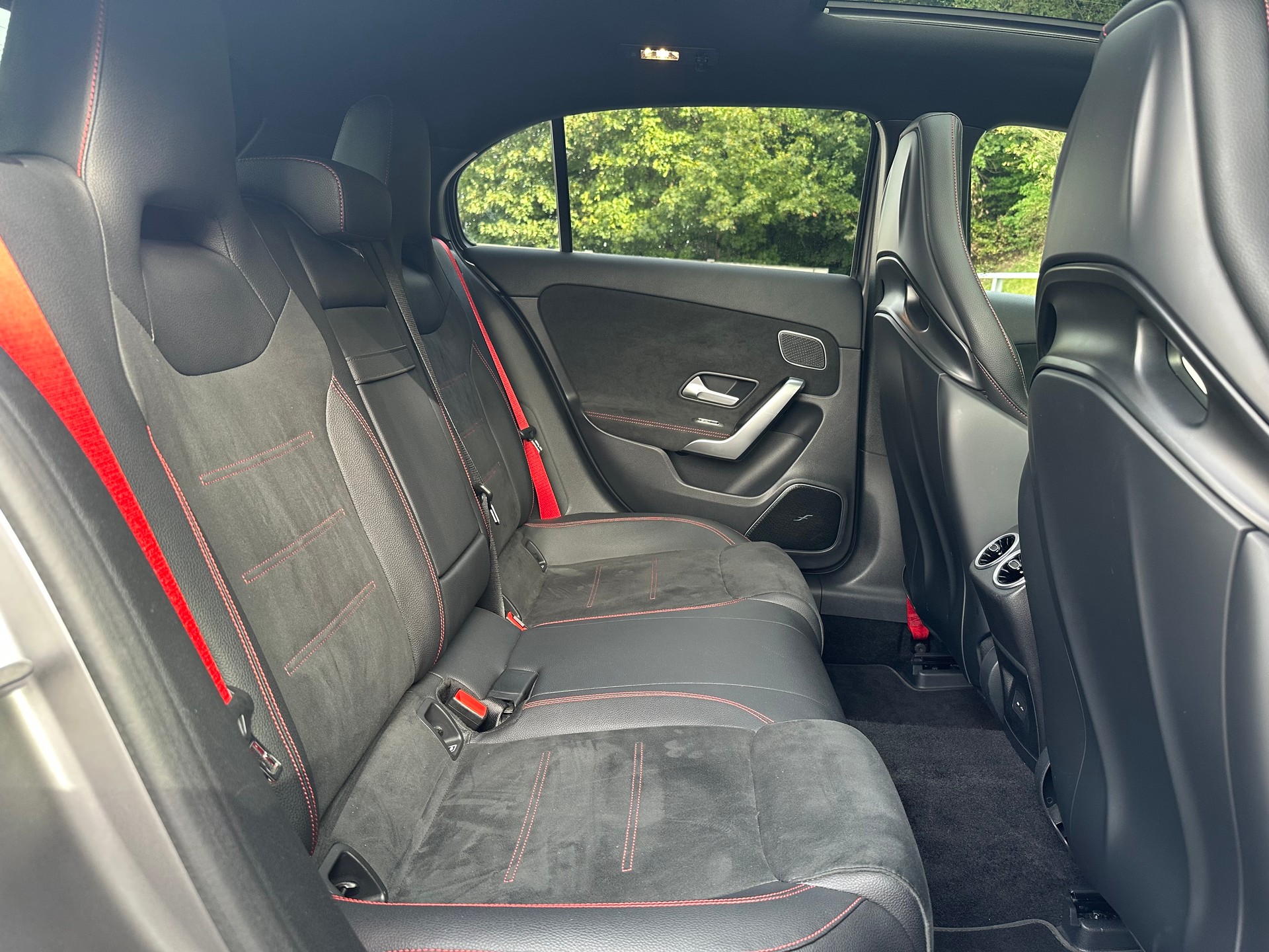 MERCEDES-BENZ A 35 AMG 4matic-image-11