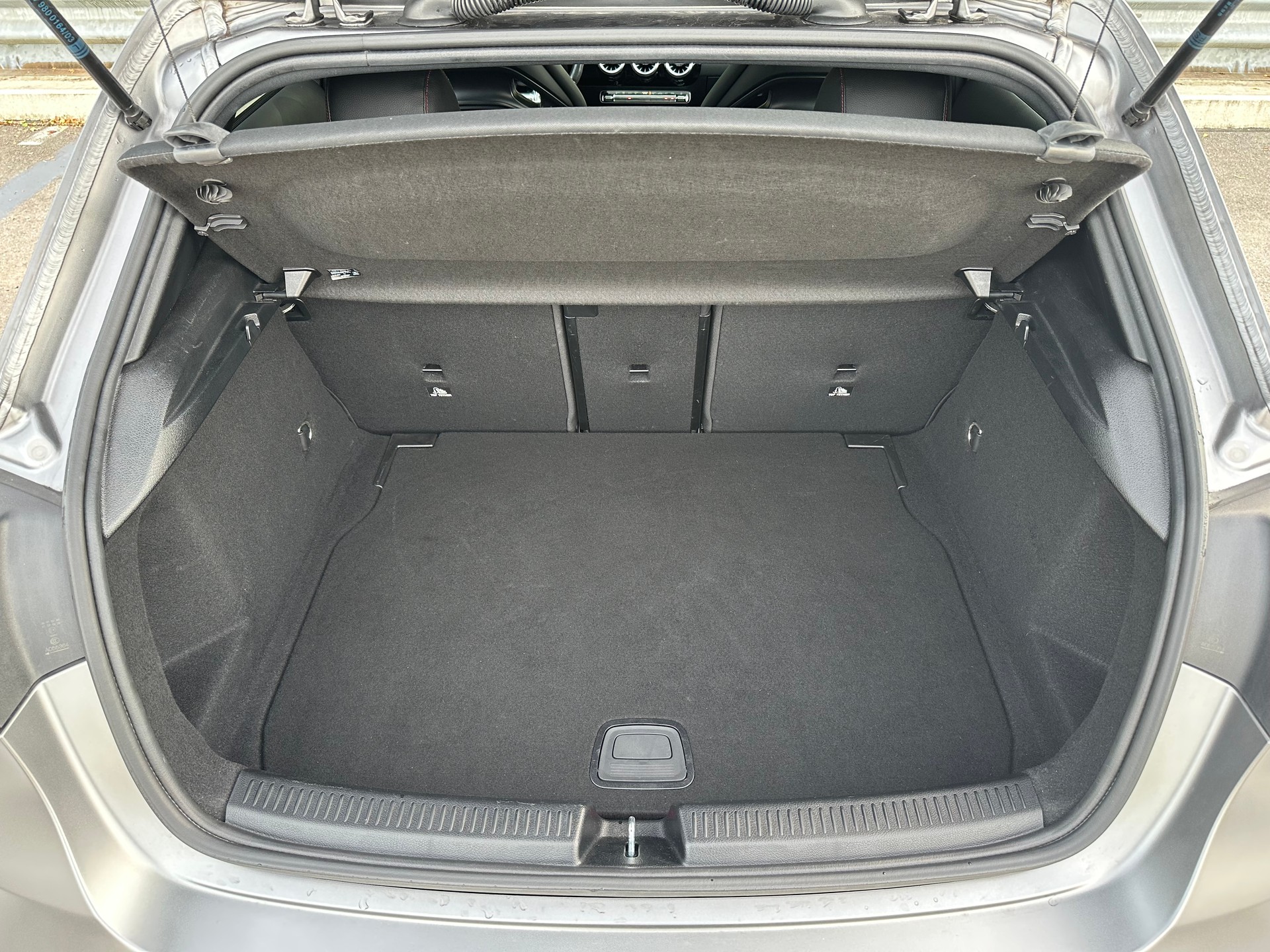 MERCEDES-BENZ A 35 AMG 4matic-image-12