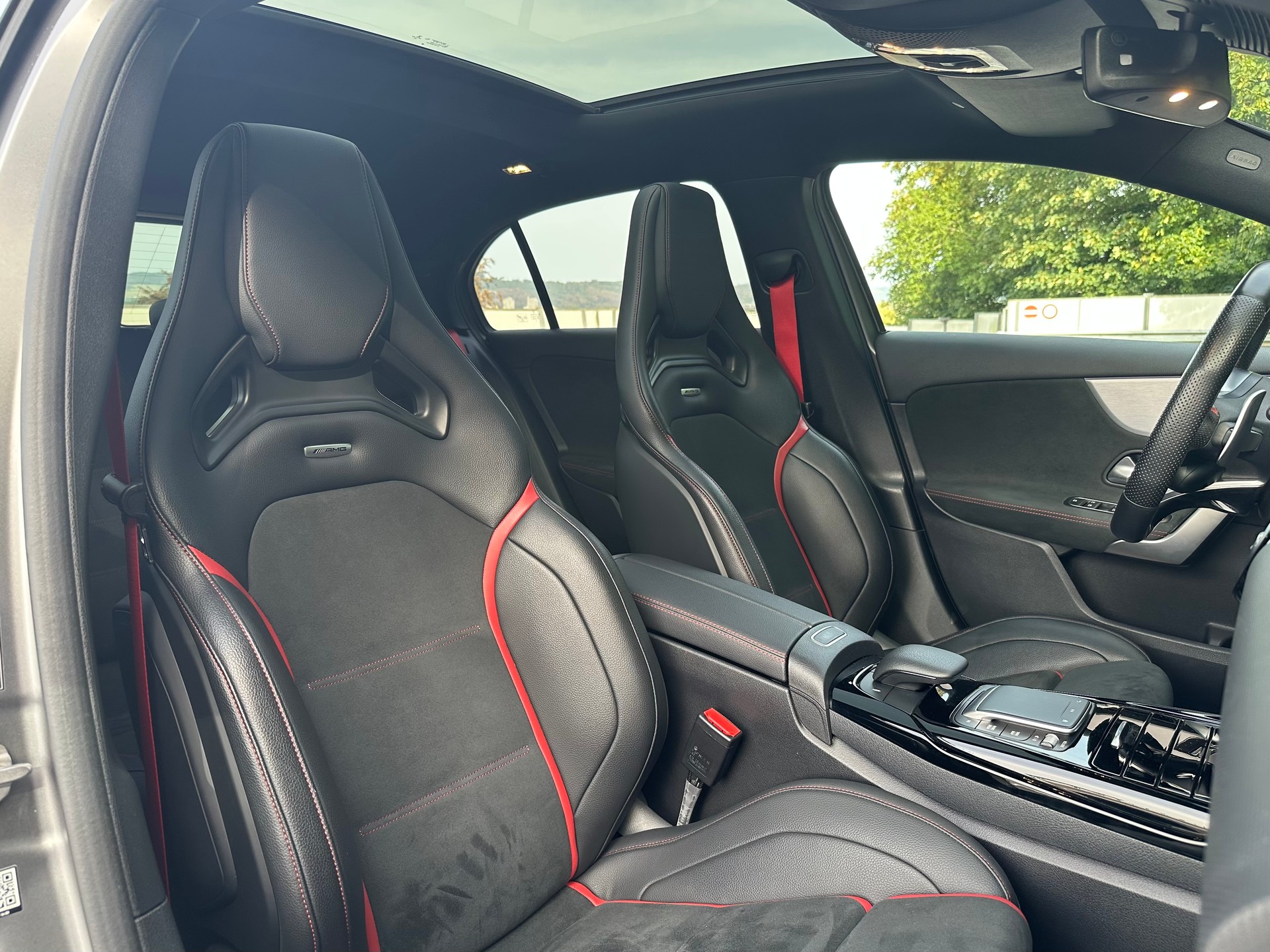 MERCEDES-BENZ A 35 AMG 4matic-image-10