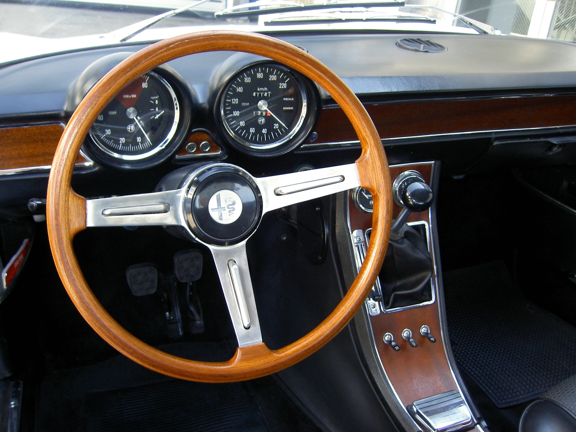 ALFA ROMEO 1750 GTV (1. Serie)-image-12