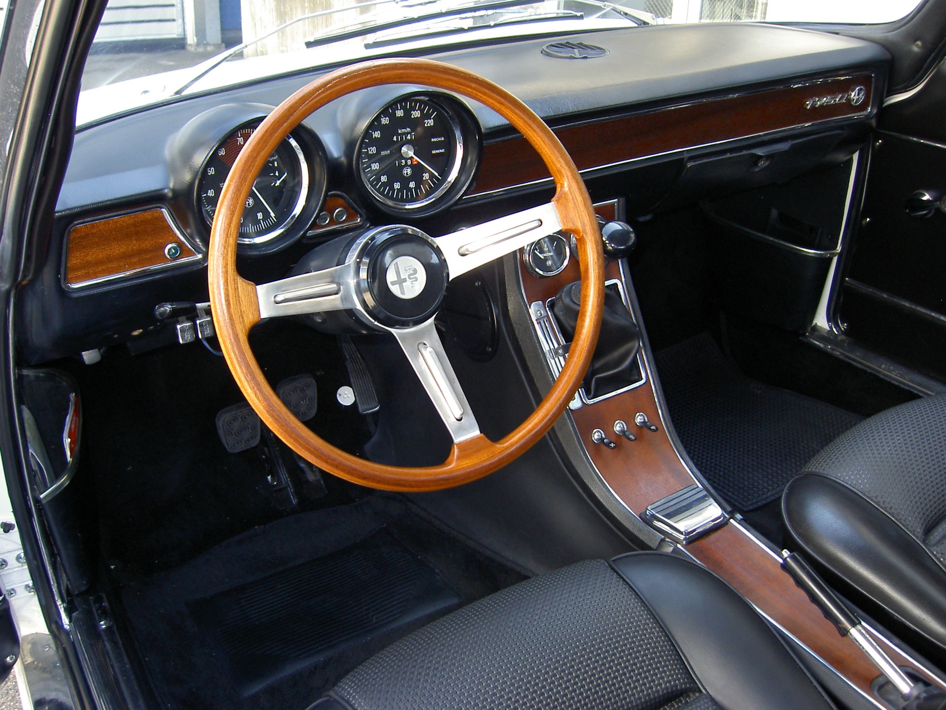 ALFA ROMEO 1750 GTV (1. Serie)-image-7