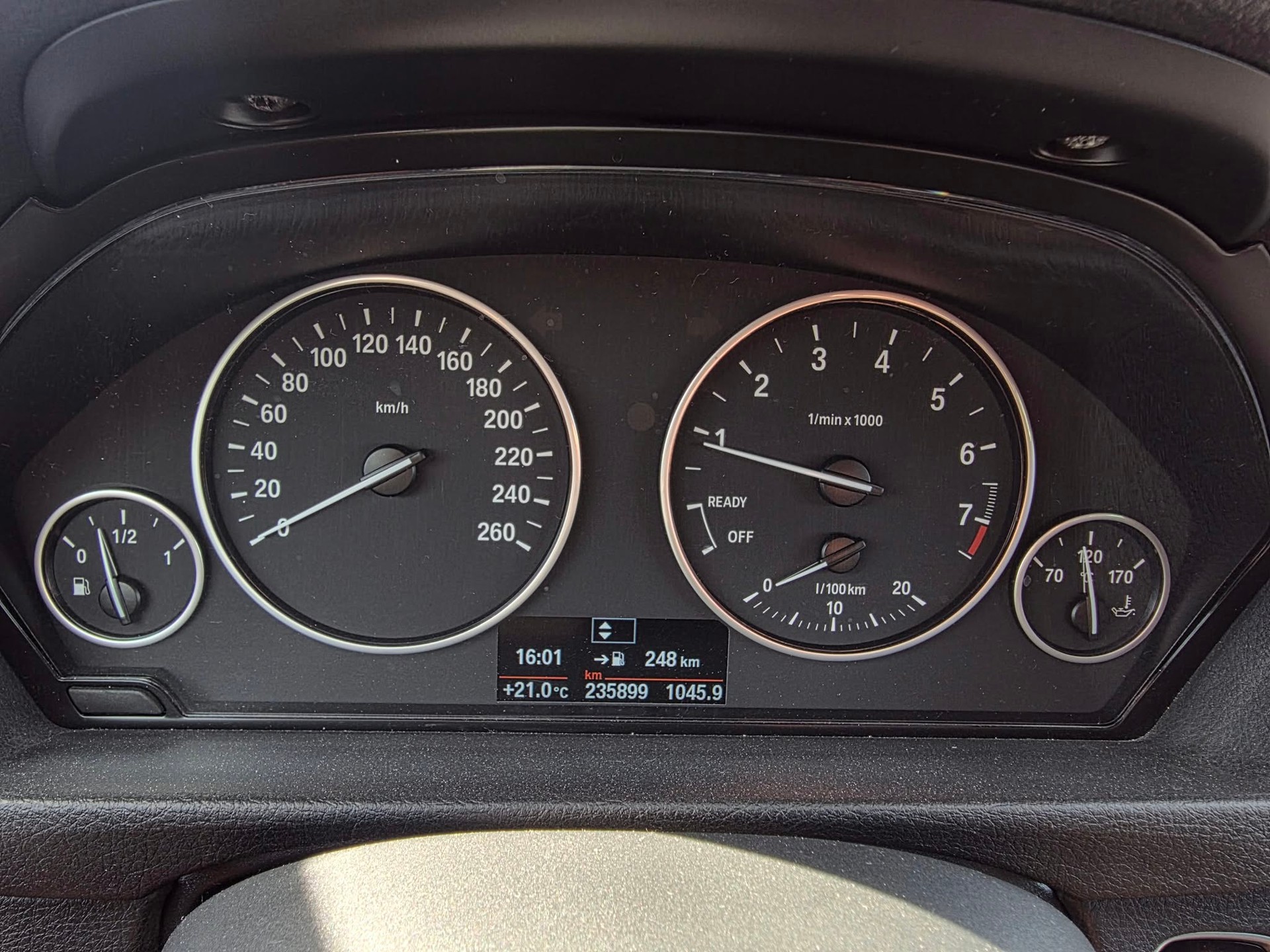 BMW 320i GT-image-7