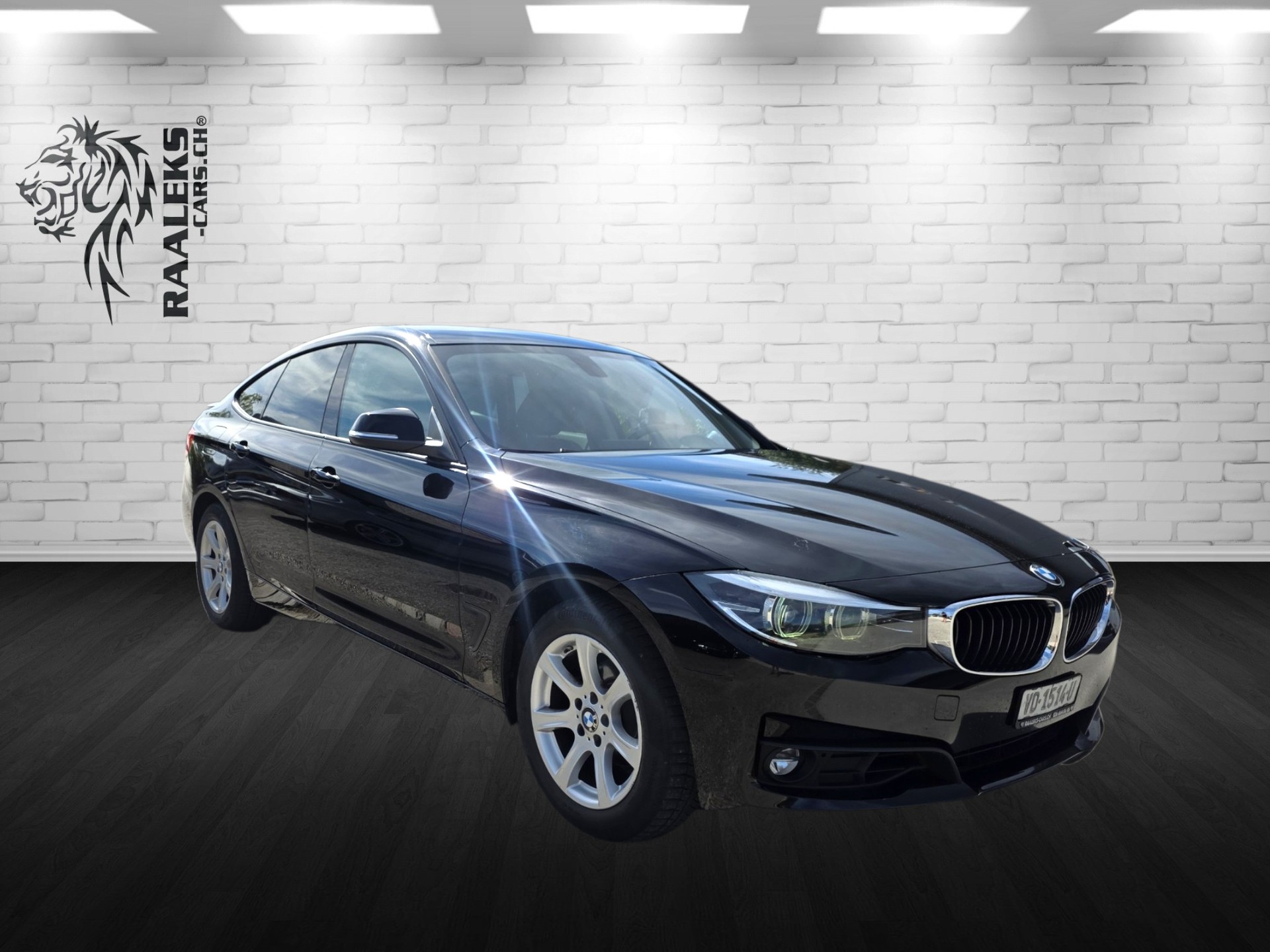 BMW 320i GT-showroom-element-1
