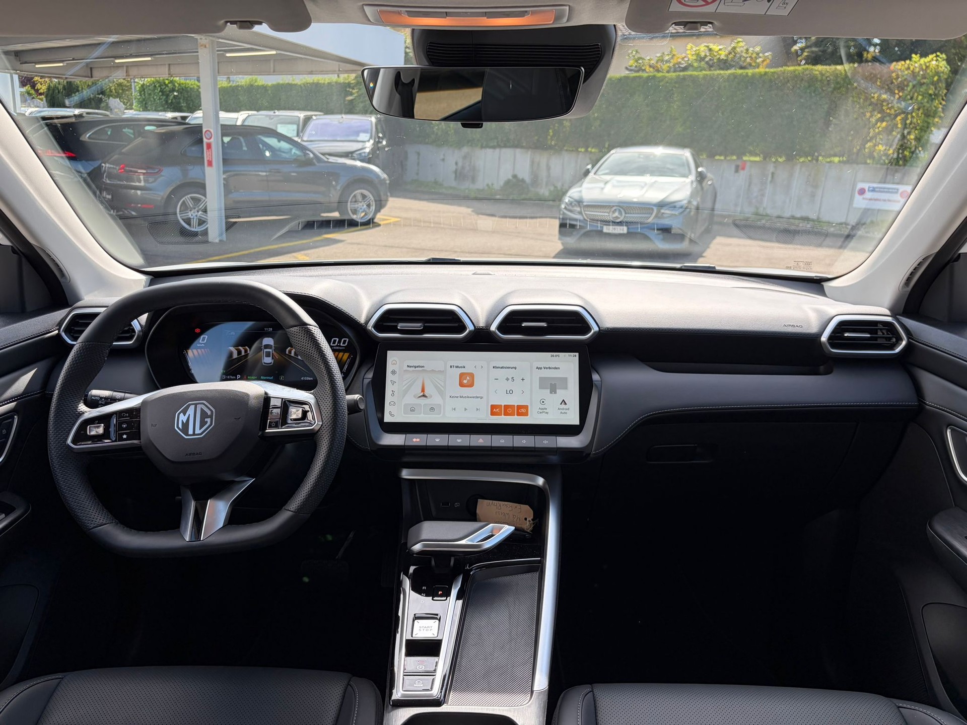 MG ZS 1.5 HEV Standard-image-8