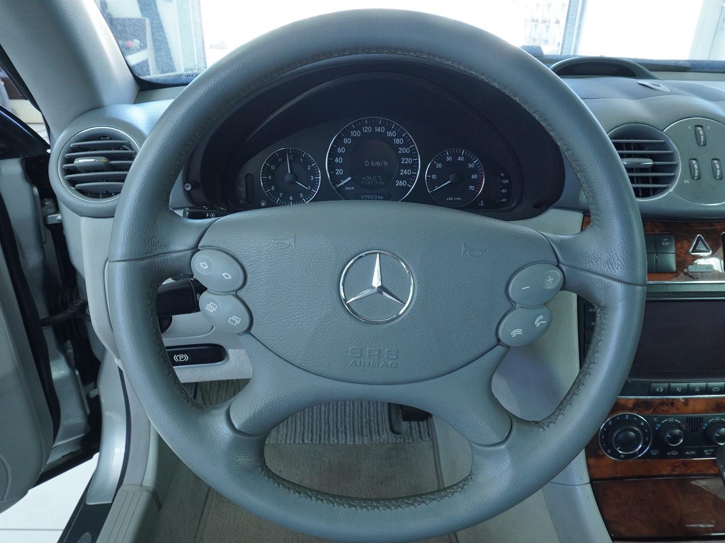 MERCEDES-BENZ CLK 240 Elégance Cabriolet-image-7