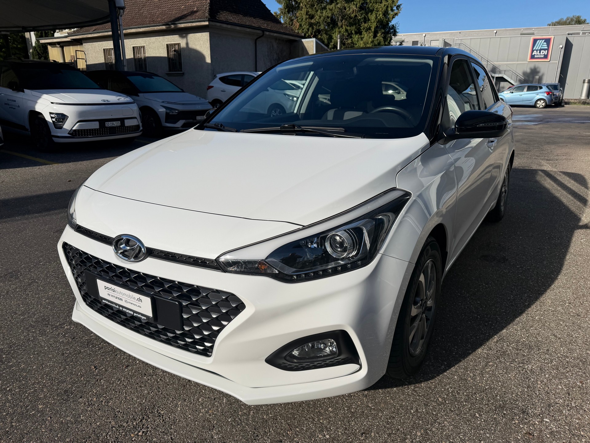 HYUNDAI i20 1.0 T-GDi Amplia-image-2