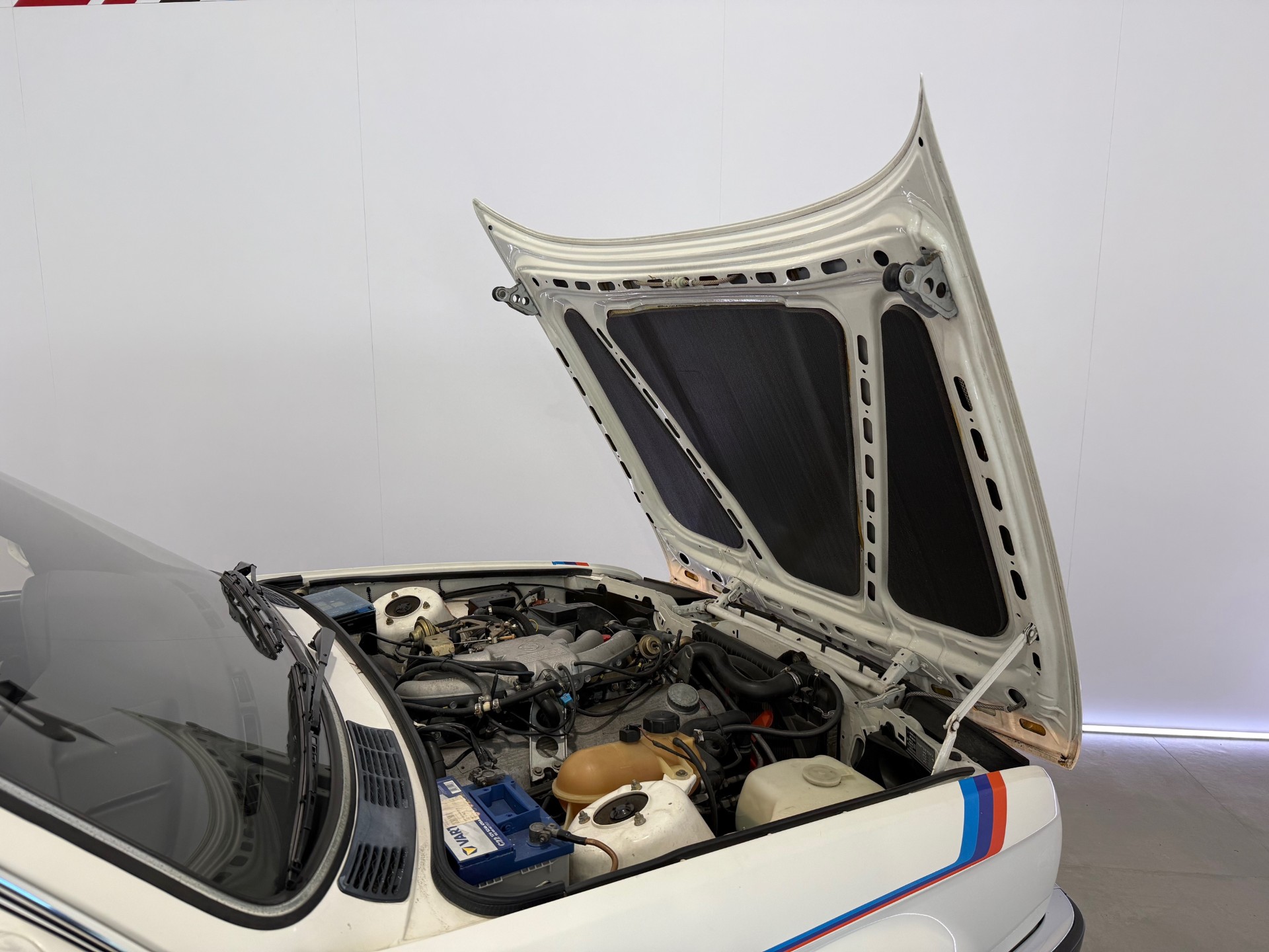 BMW 323i MTechnic Limousine-image-10