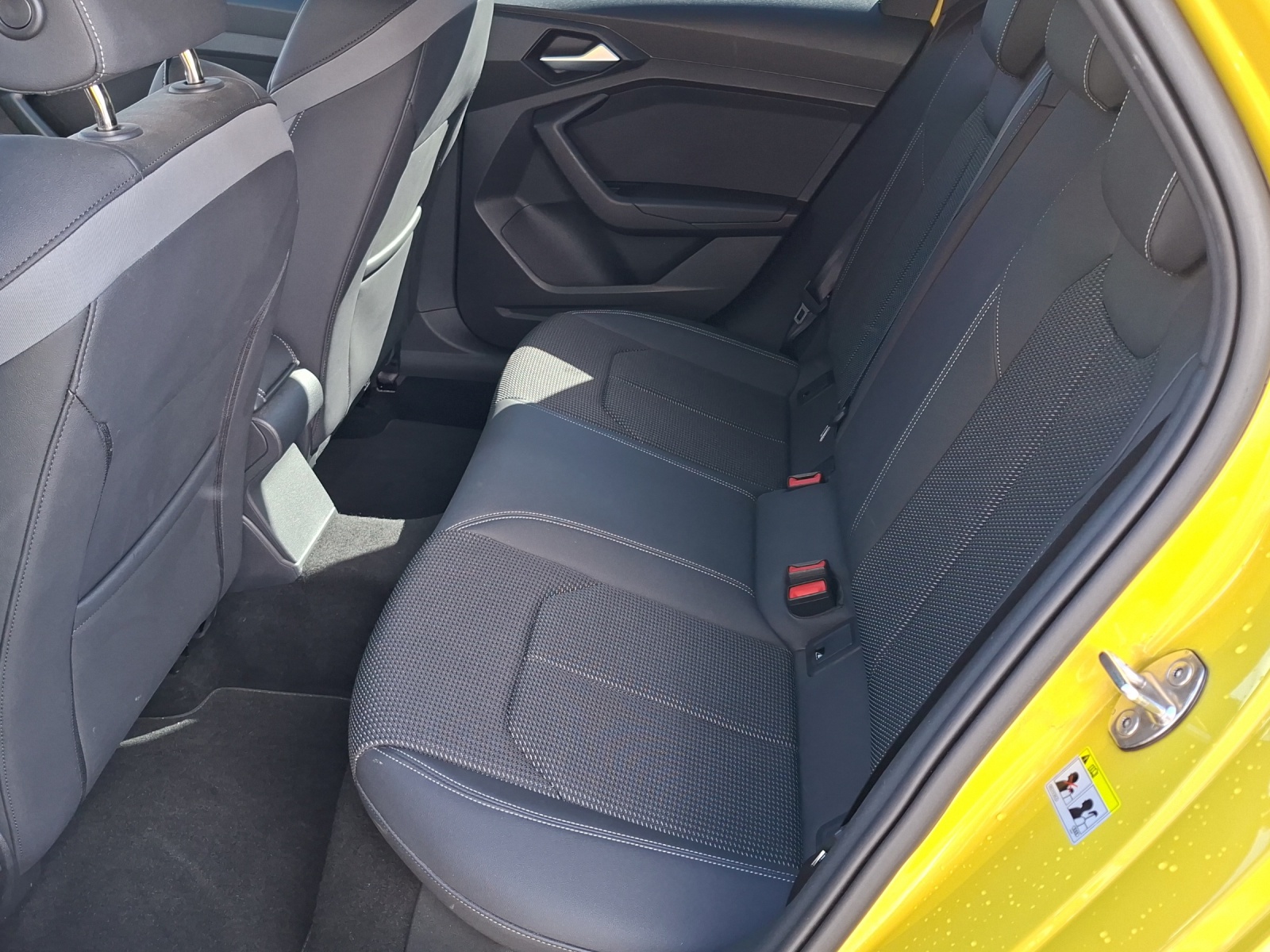 AUDI A1 Sportback 30 TFSI S Line Attraction S-tronic-image-11
