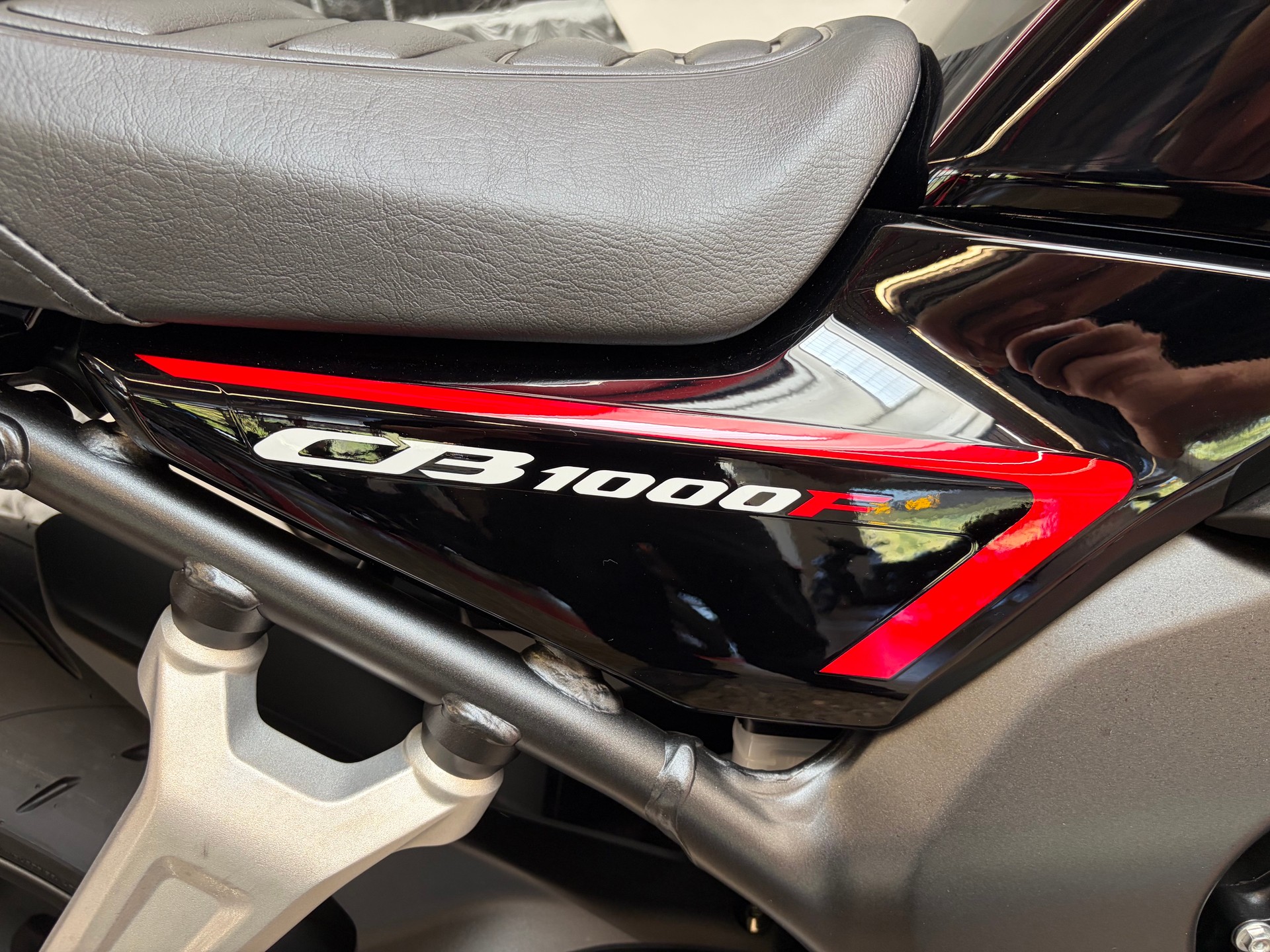 HONDA CB1000F-image-6