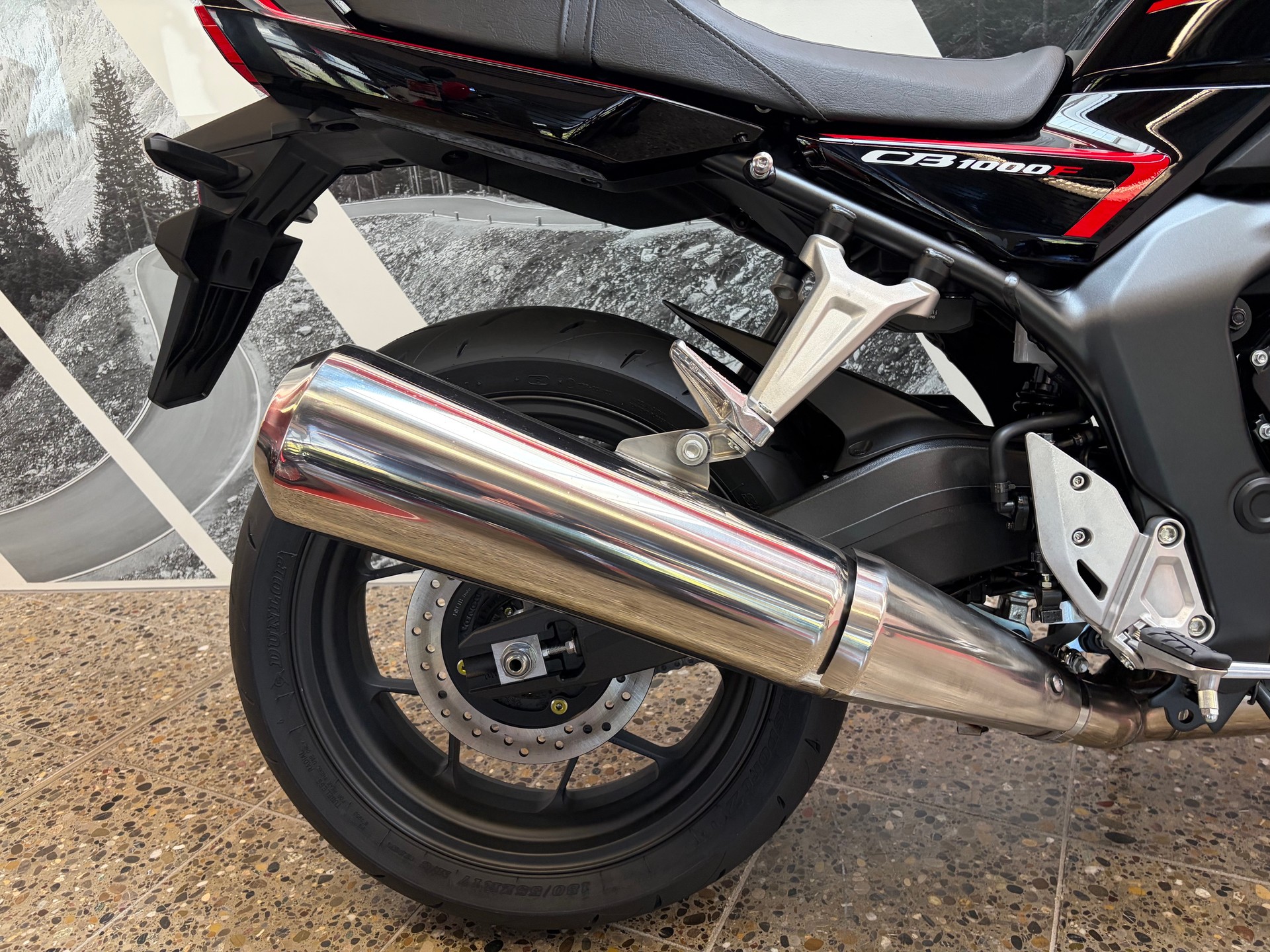 HONDA CB1000F-image-8