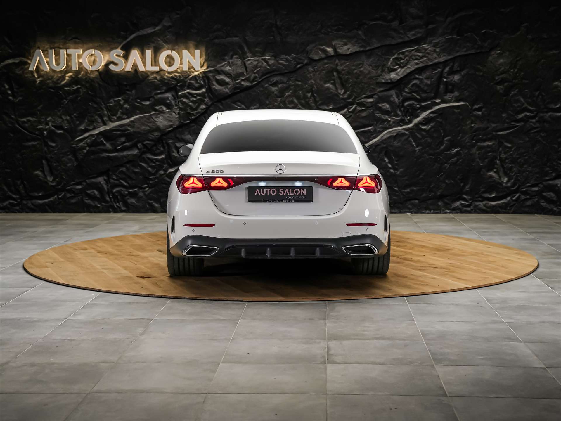 MERCEDES-BENZ E 200 AMG Line 9G-Tronic *Werksgarantie*21" Felgen*Lenkradheizung*-showroom-element-3