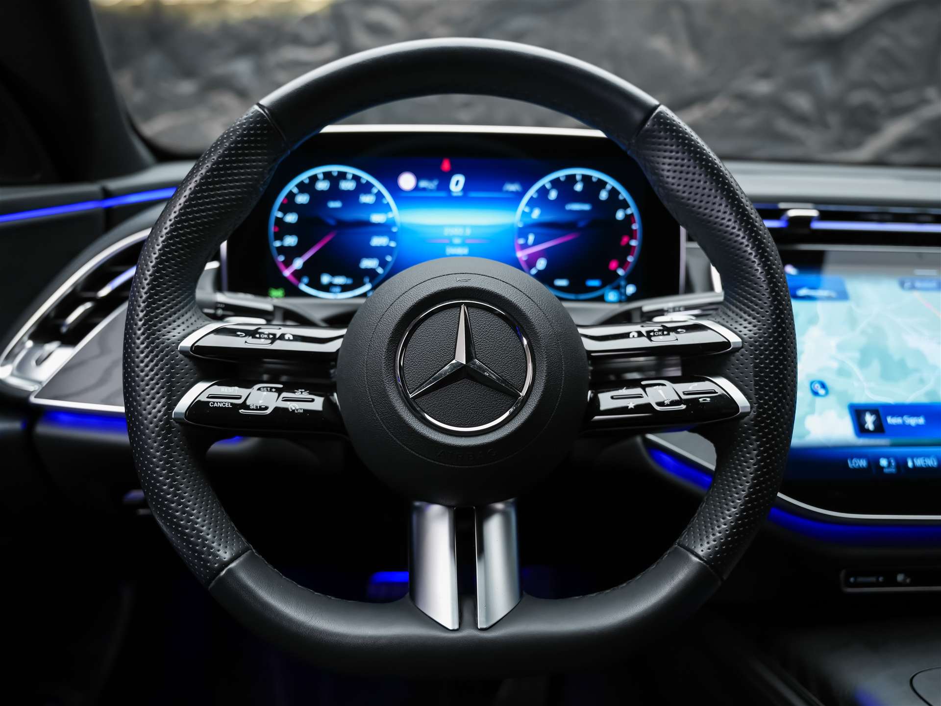MERCEDES-BENZ E 200 AMG Line 9G-Tronic *Werksgarantie*21" Felgen*Lenkradheizung*-image-25