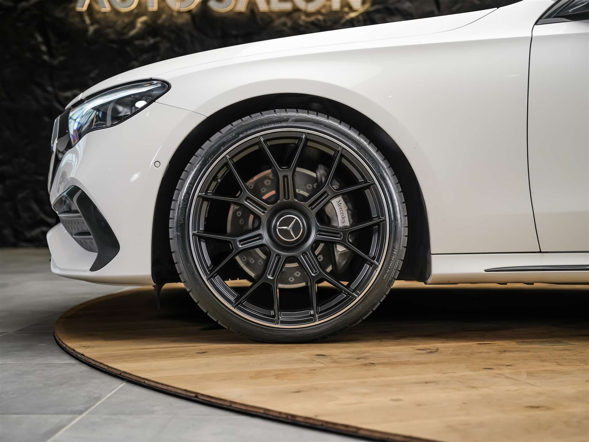 MERCEDES-BENZ E 200 AMG Line 9G-Tronic *Werksgarantie*21" Felgen*Lenkradheizung*-image-15