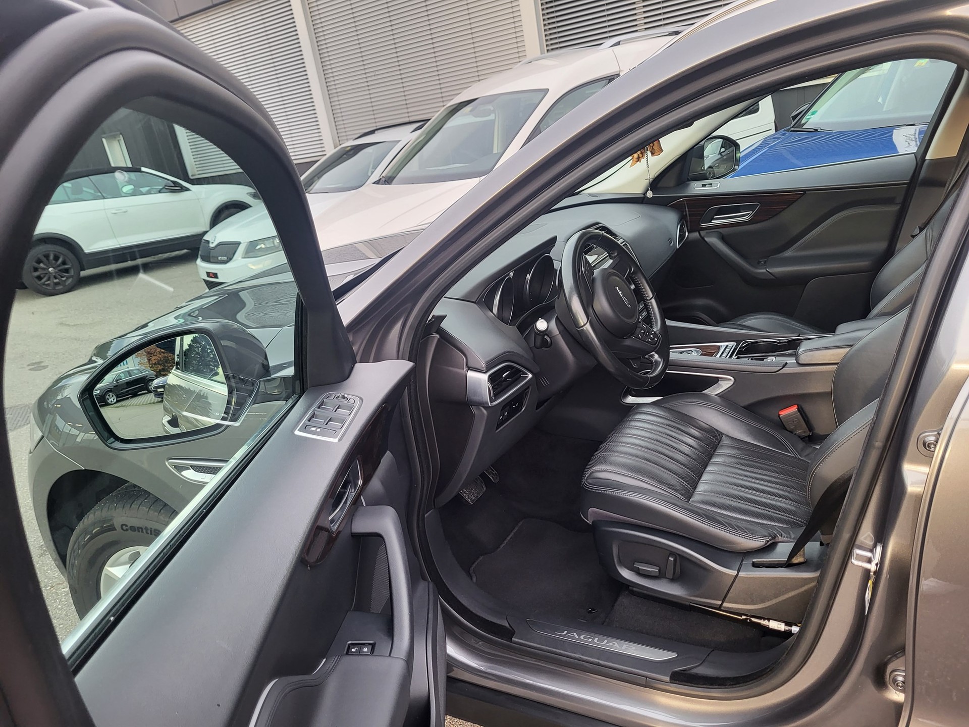JAGUAR F-Pace 2.0d Portfolio AWD Automatik
