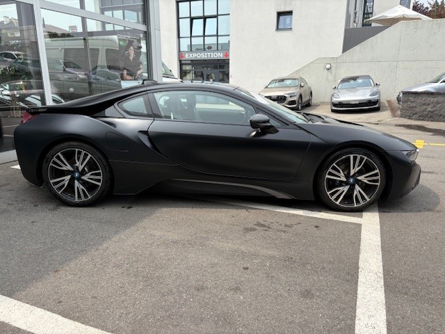 BMW i8 Coupé-showroom-element-2