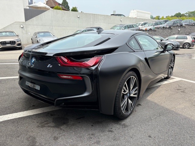 BMW i8 Coupé-showroom-element-3