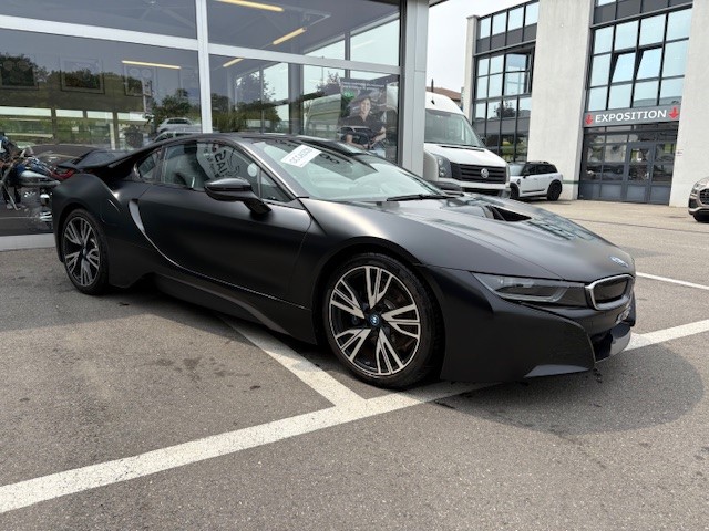 BMW i8 Coupé-showroom-element-1