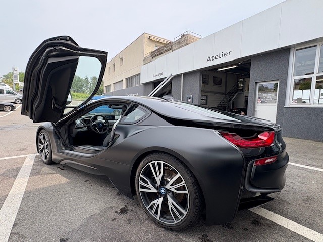 BMW i8 Coupé-image-7