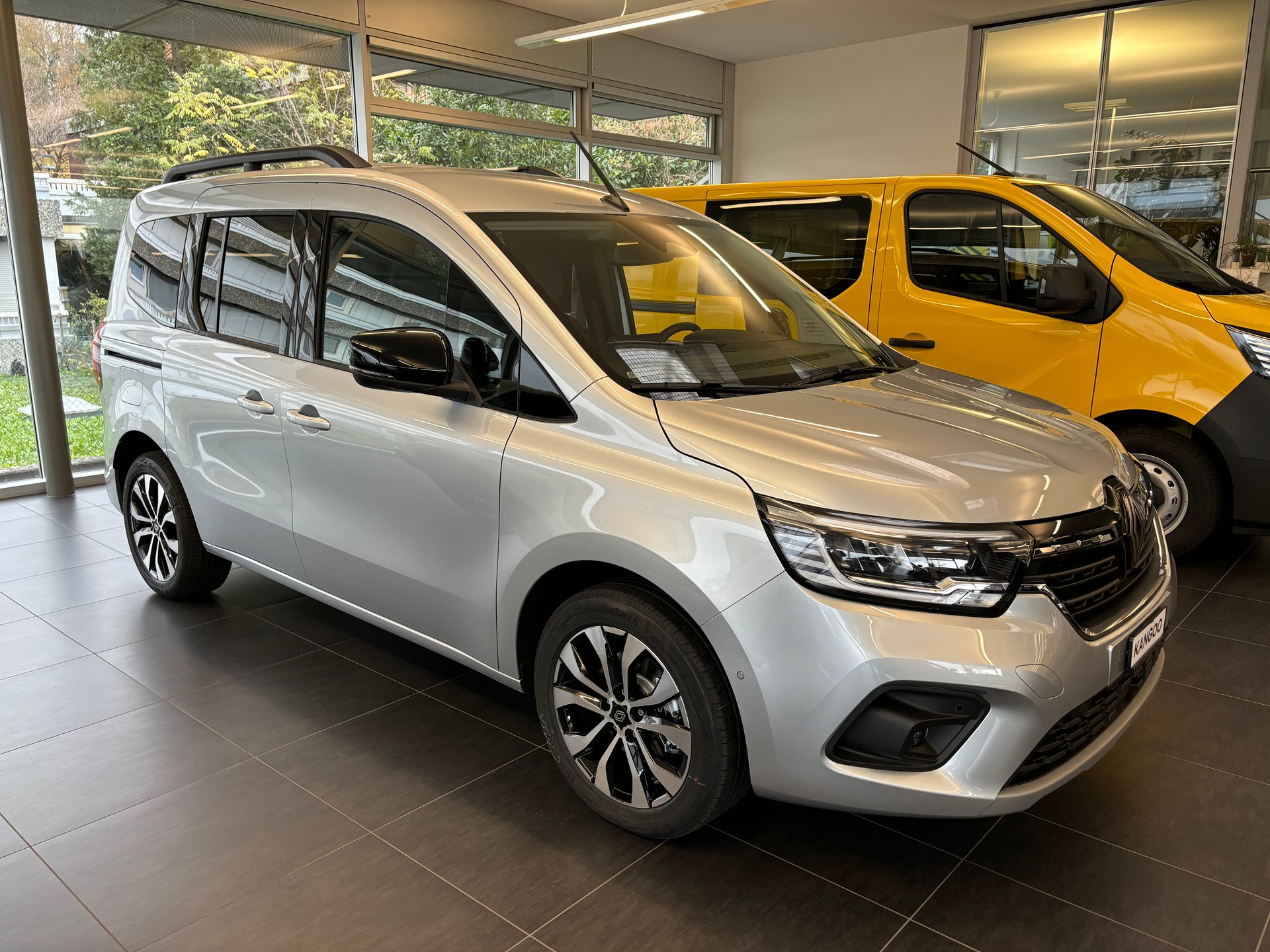 RENAULT Kangoo 1.3 TCe 130 PF Techno EDC-image-2