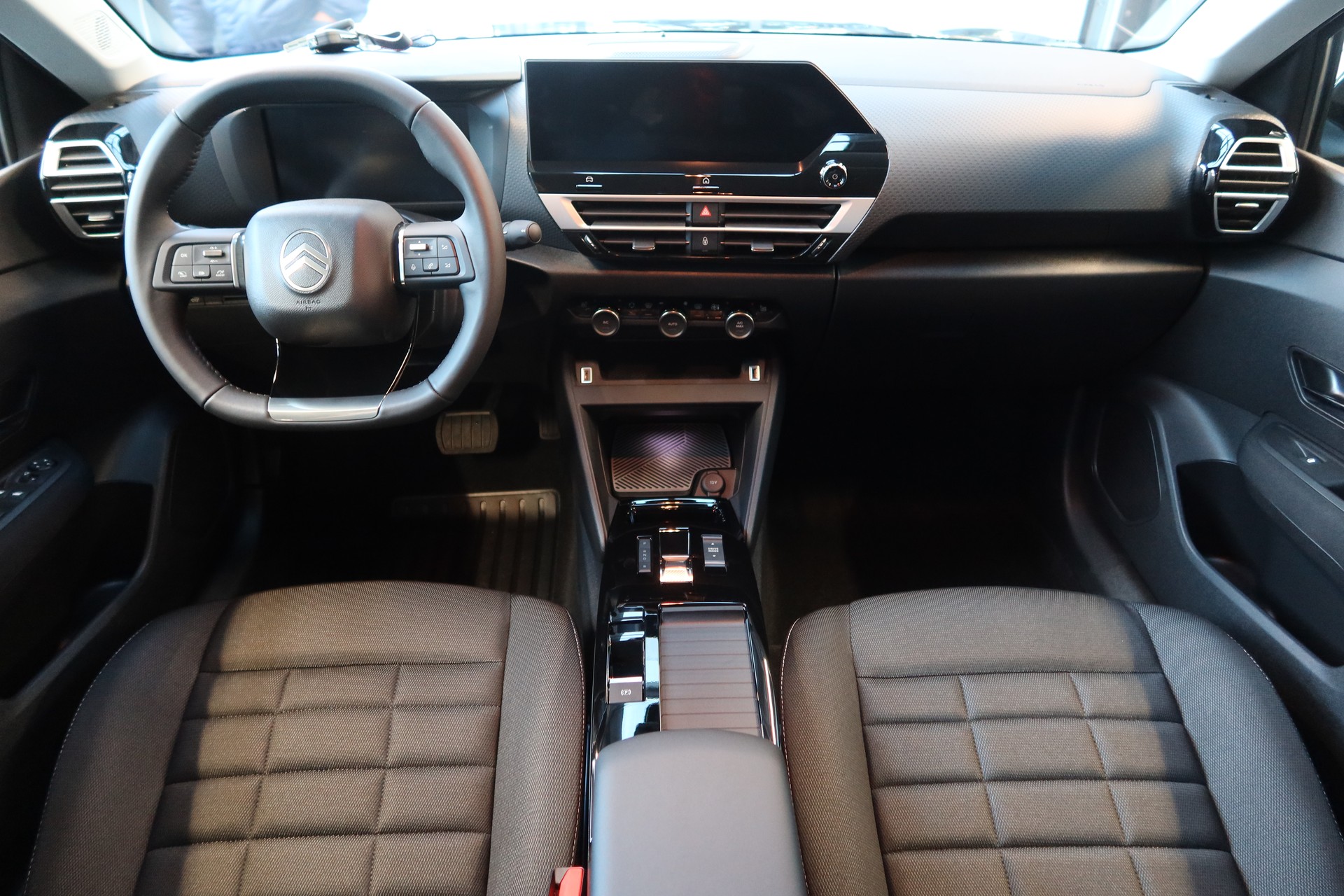 CITROEN C4 YOU+ E-Series 54kWh-image-7