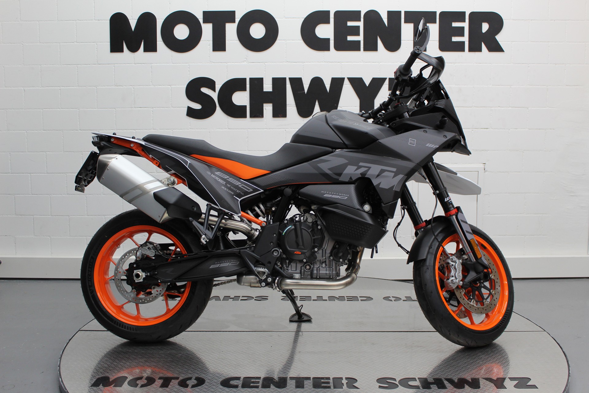 KTM 890 SMT-image-0