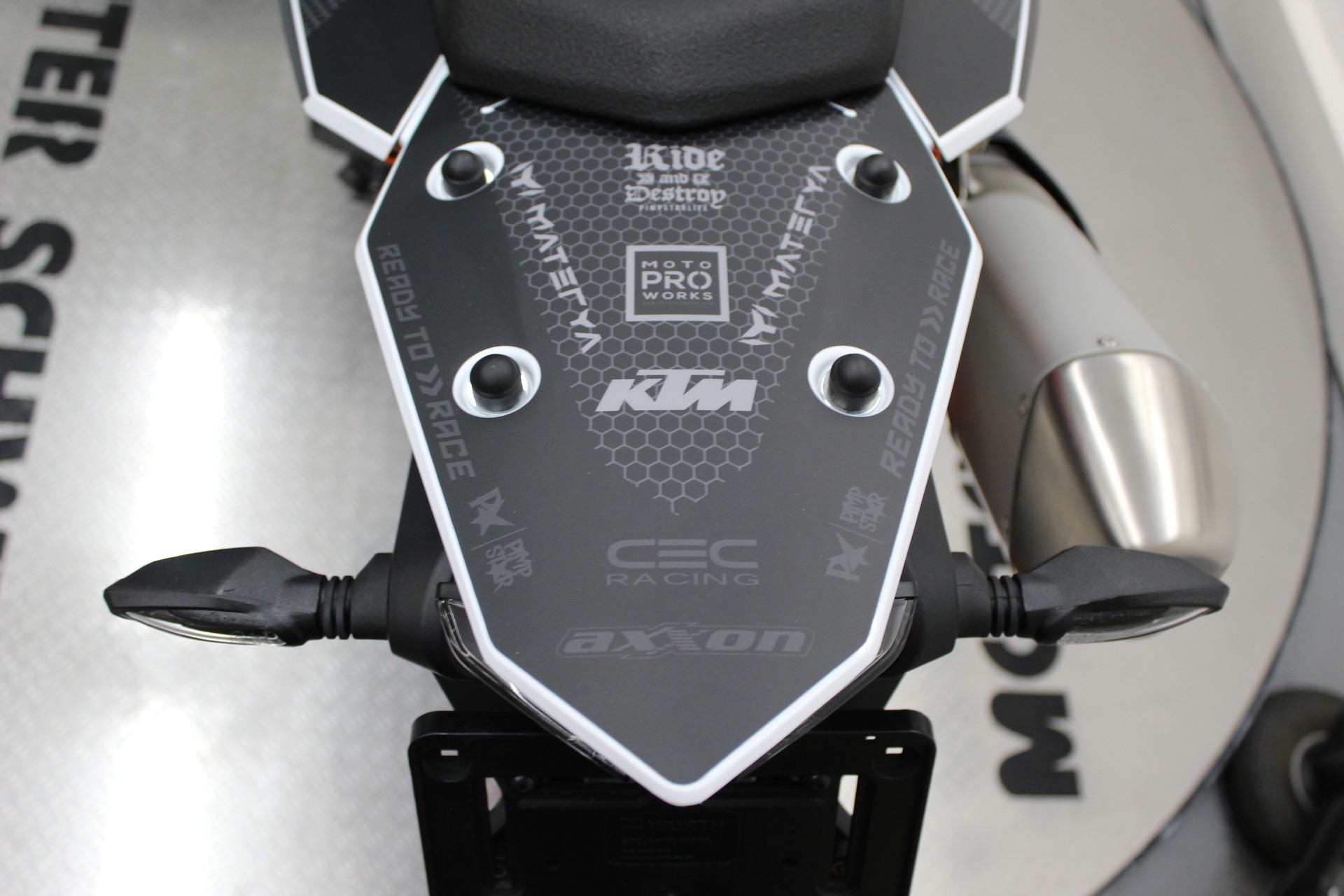 KTM 890 SMT-image-5