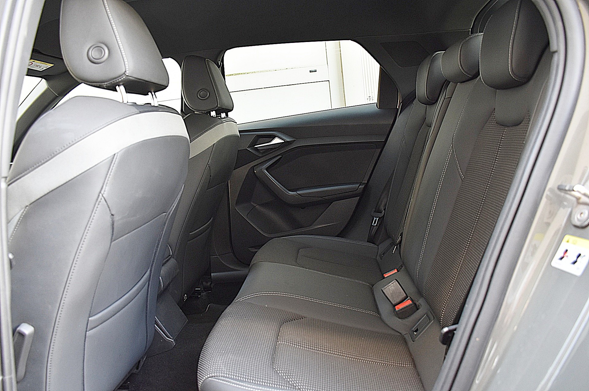 AUDI A1 40 TFSI S Line Sportback-image-15