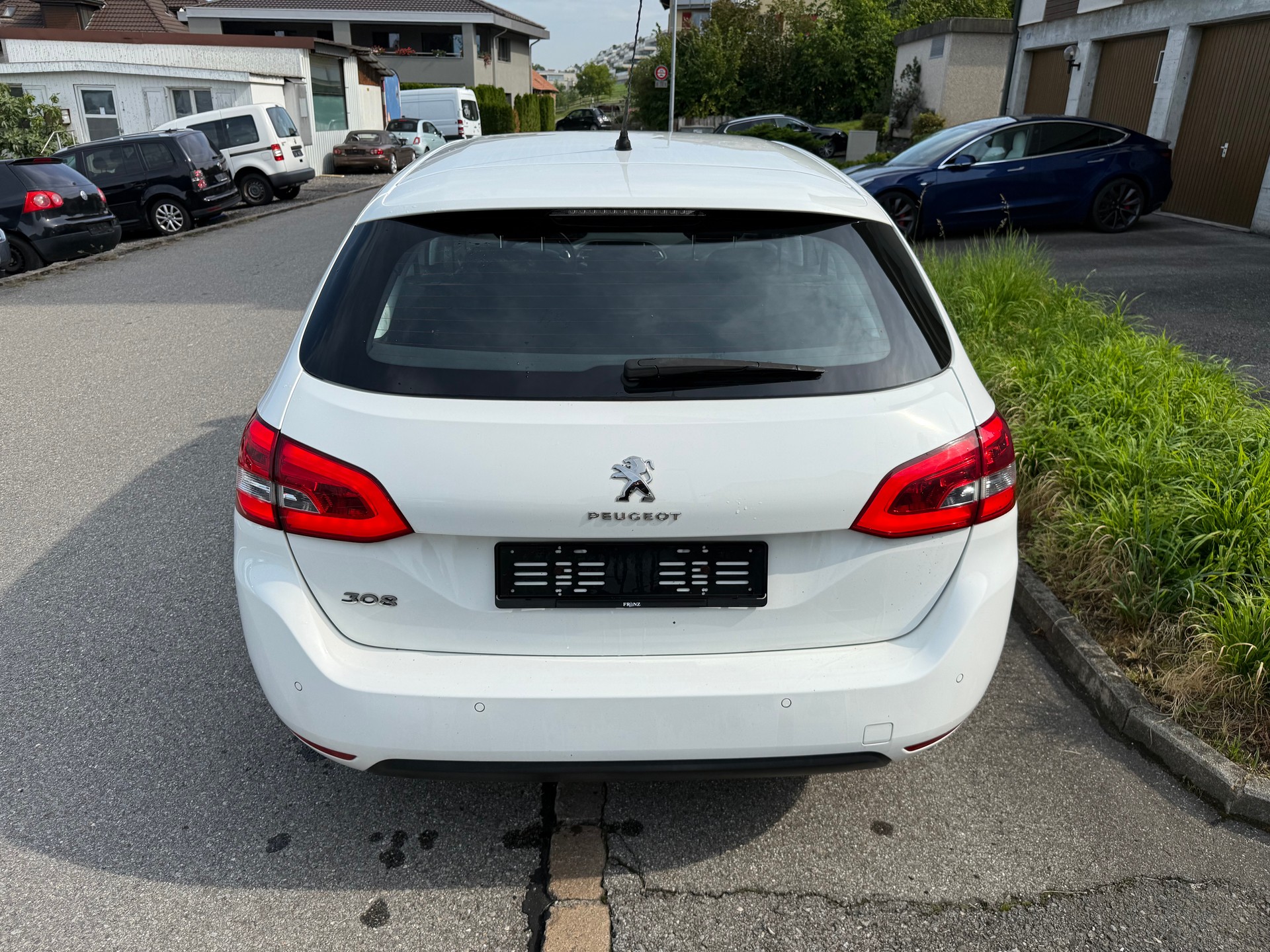 PEUGEOT 308 SW 1.5 BlueHDI Business Line EAT8-image-5