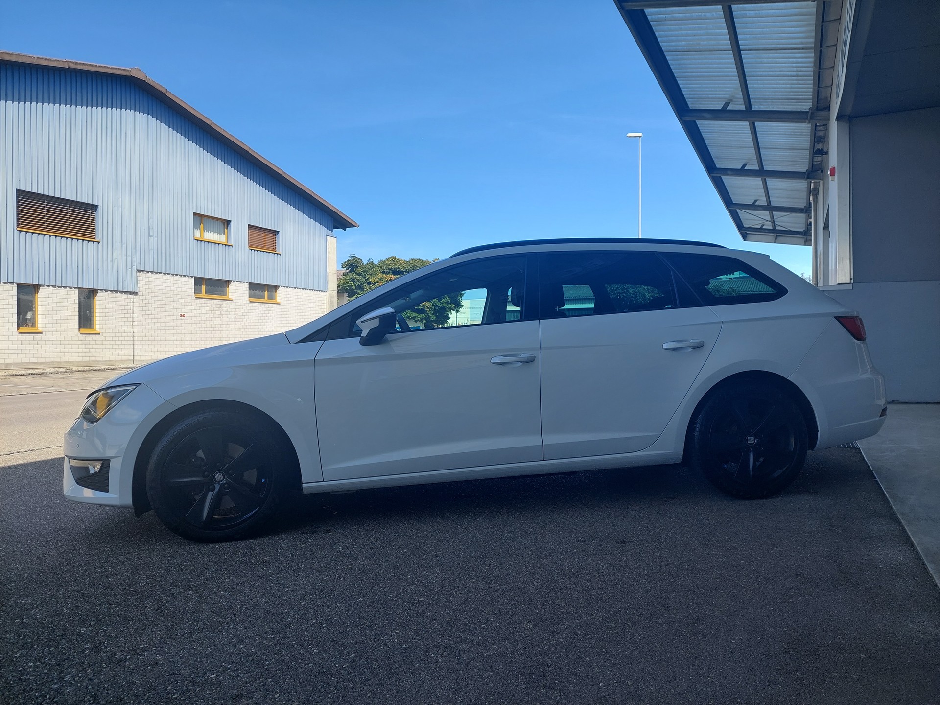 SEAT Leon ST 1.8 TSI FR DSG-image-2