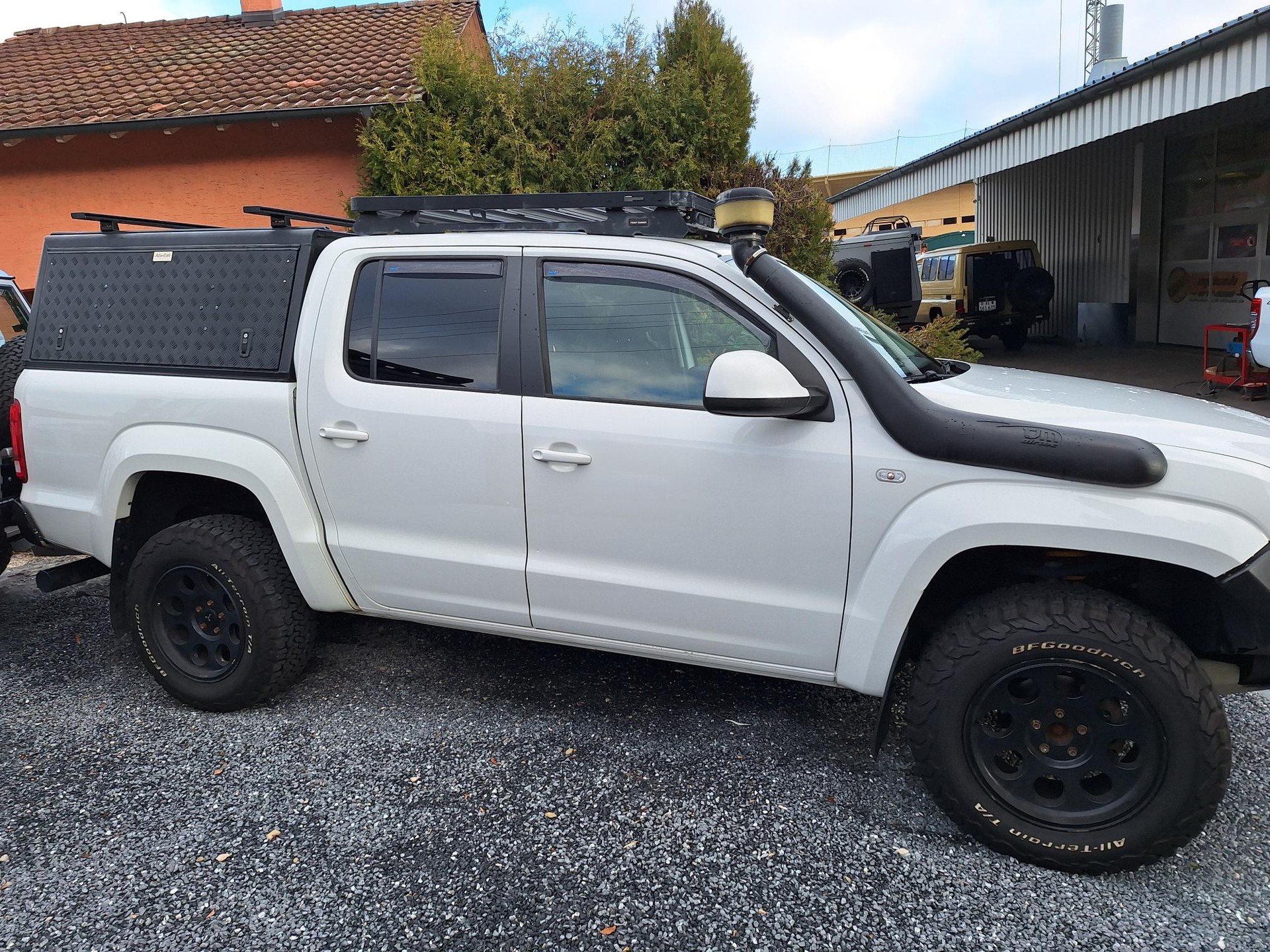 VW Amarok 2.0 BiTDI Highline 4Motion permanent A-image-2