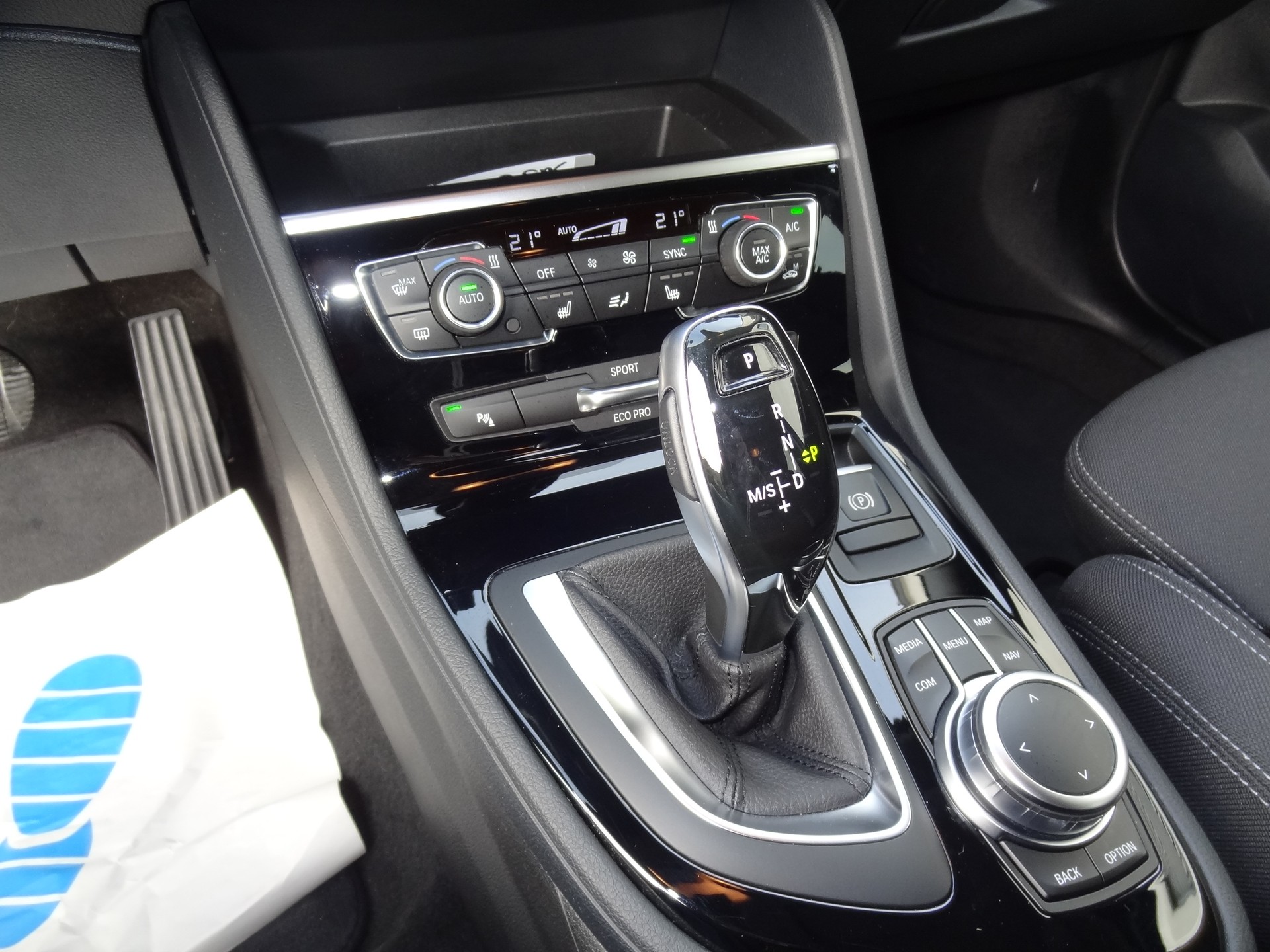 BMW 218d xDrive Gran Tourer Steptronic-image-11