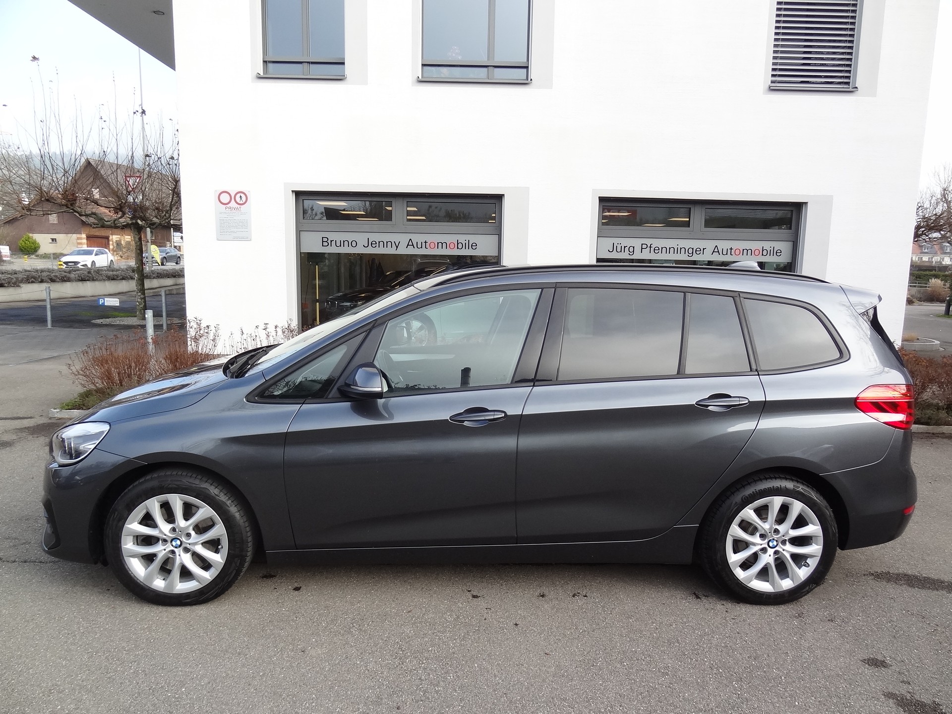 BMW 218d xDrive Gran Tourer Steptronic-showroom-element-1