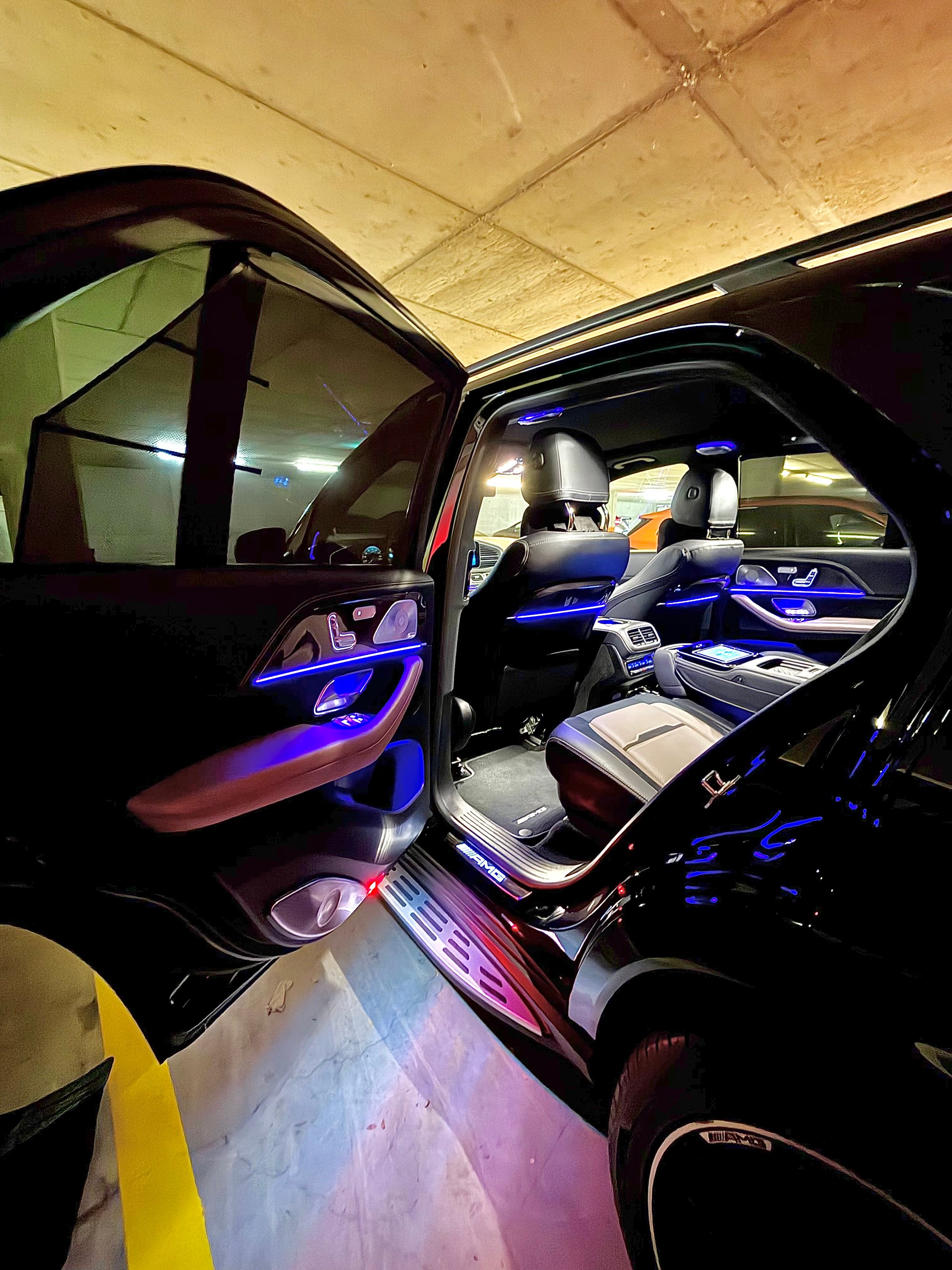 MERCEDES-BENZ GLE 53 AMG 4Matic+ 9G-Speedshift | CH | Burmester 3D | Massagesitze | Zierelemente Carbon-image-6