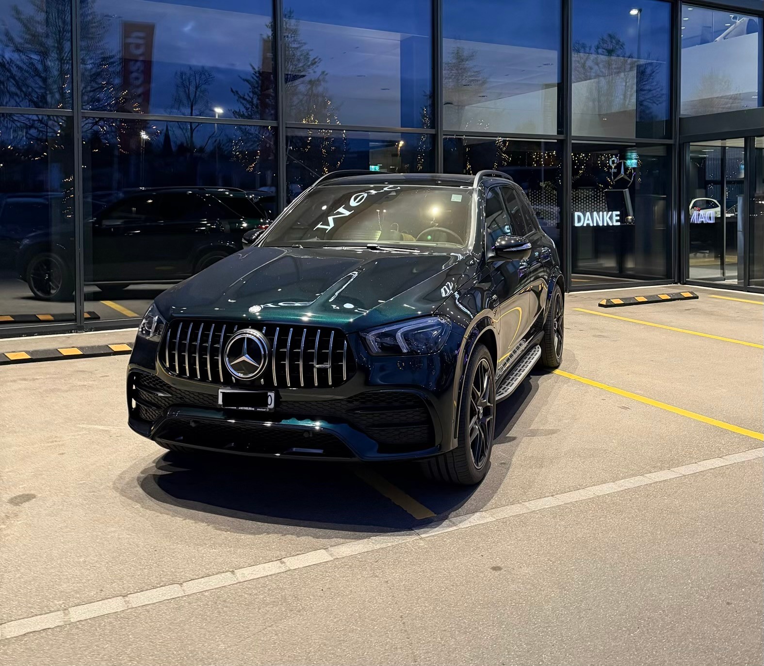 MERCEDES-BENZ GLE 53 AMG 4Matic+ 9G-Speedshift | CH | Burmester 3D | Massagesitze | Zierelemente Carbon
