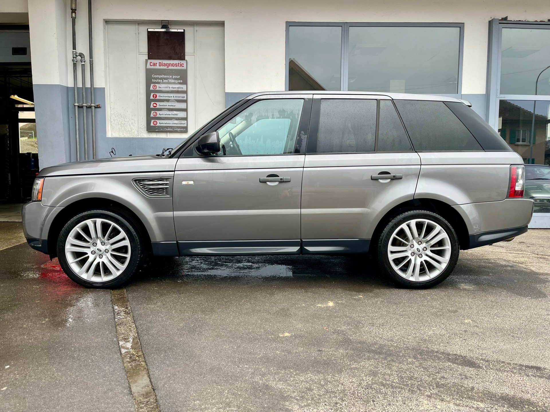 LAND ROVER Range Rover Sport 3.6 TDV8 HSE Automatic-showroom-element-1