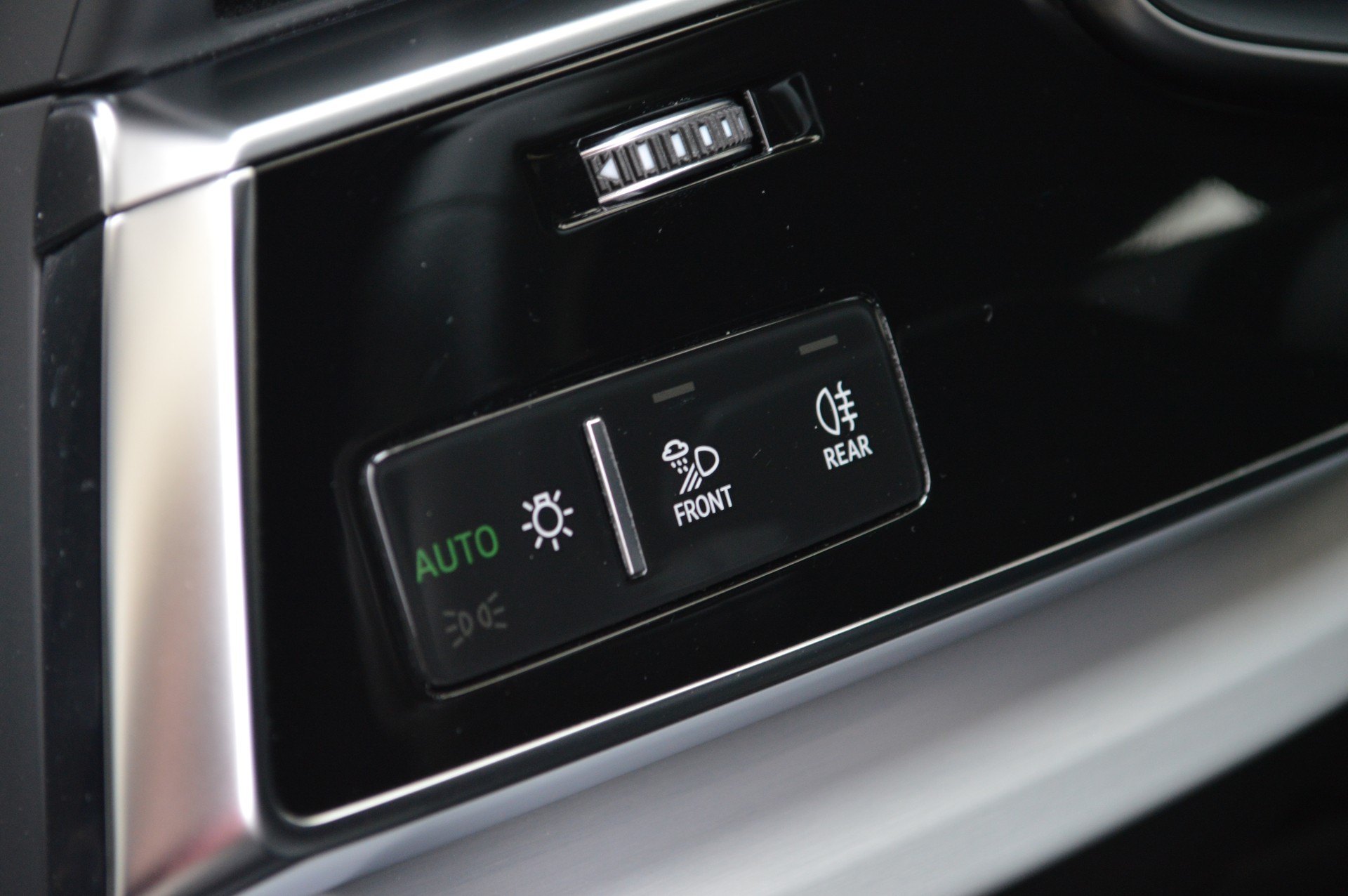 AUDI Q8 45 TDI Black Edition quattro tiptronic-image-16