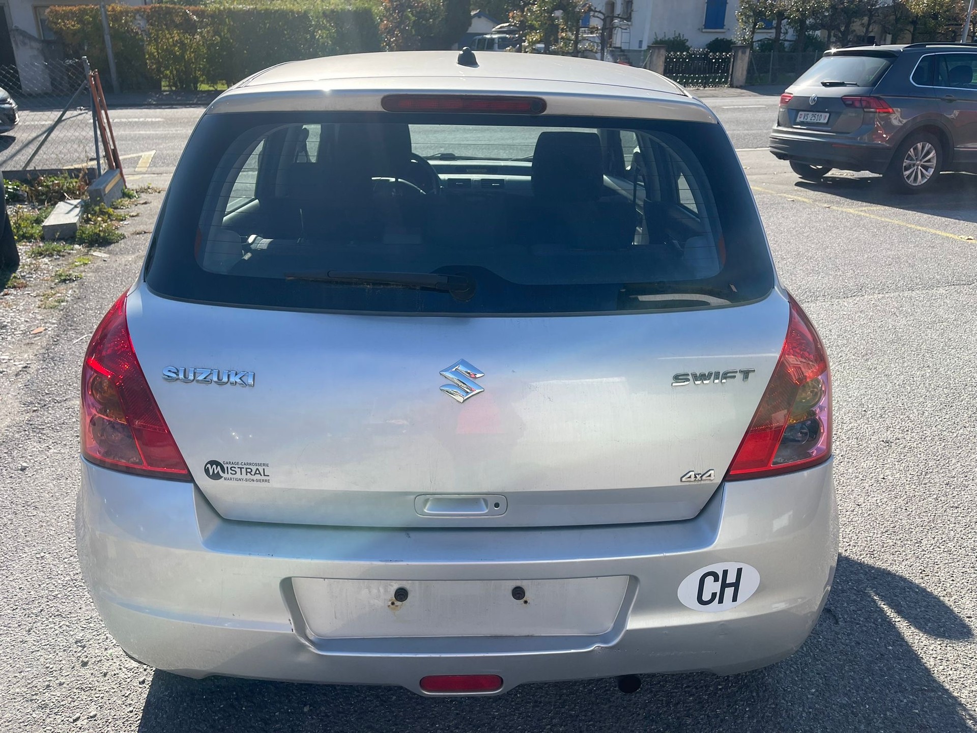 SUZUKI Swift 1.3i 16V GL Top 4x4-image-10