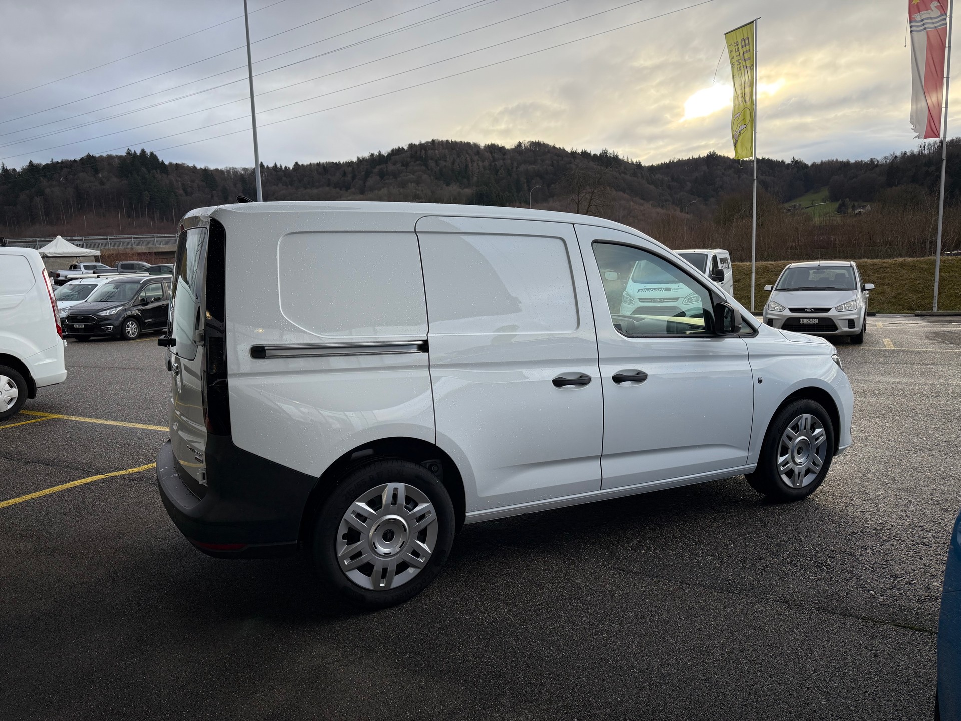 FORD Transit Connect Kasten 1.5 EcoBoost PHEV Trend-image-8