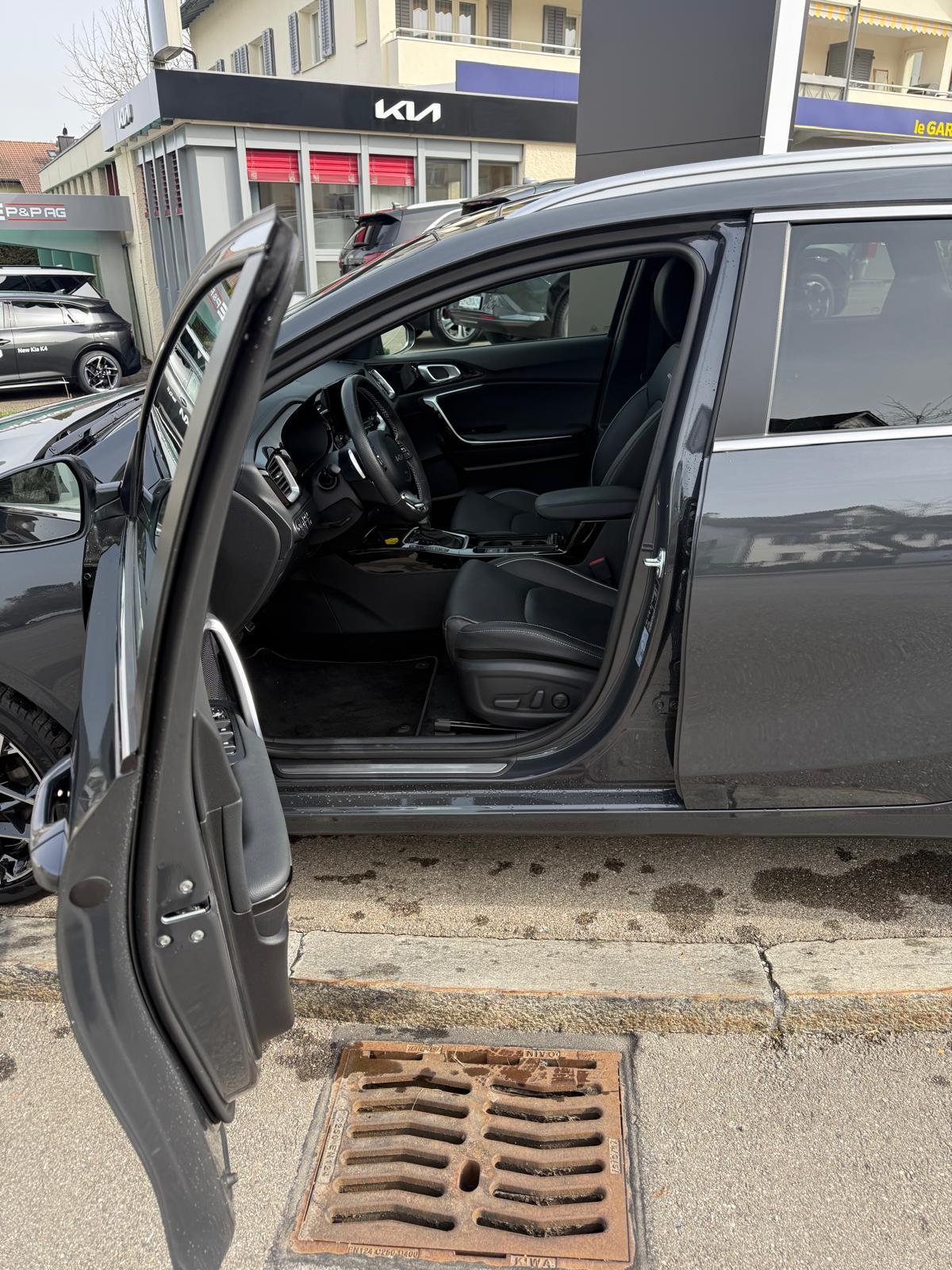 KIA Ceed SW 1.5 T-GDi MHEV GT-Line-image-13