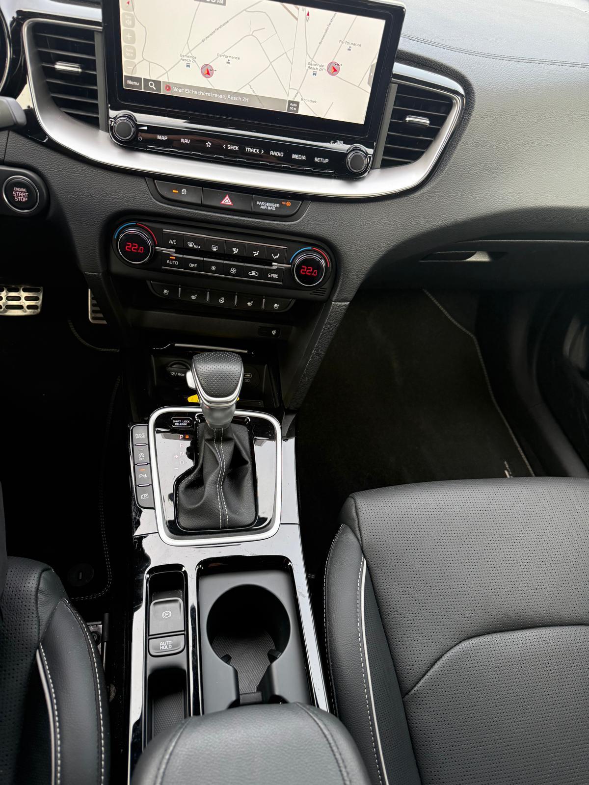 KIA Ceed SW 1.5 T-GDi MHEV GT-Line-image-11