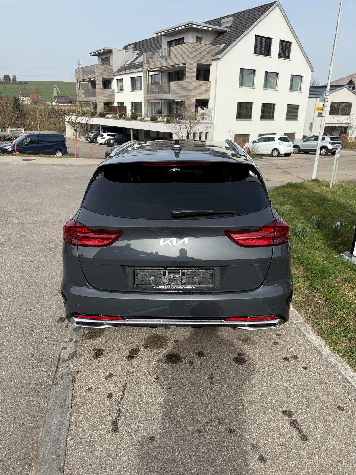 KIA Ceed SW 1.5 T-GDi MHEV GT-Line-image-6