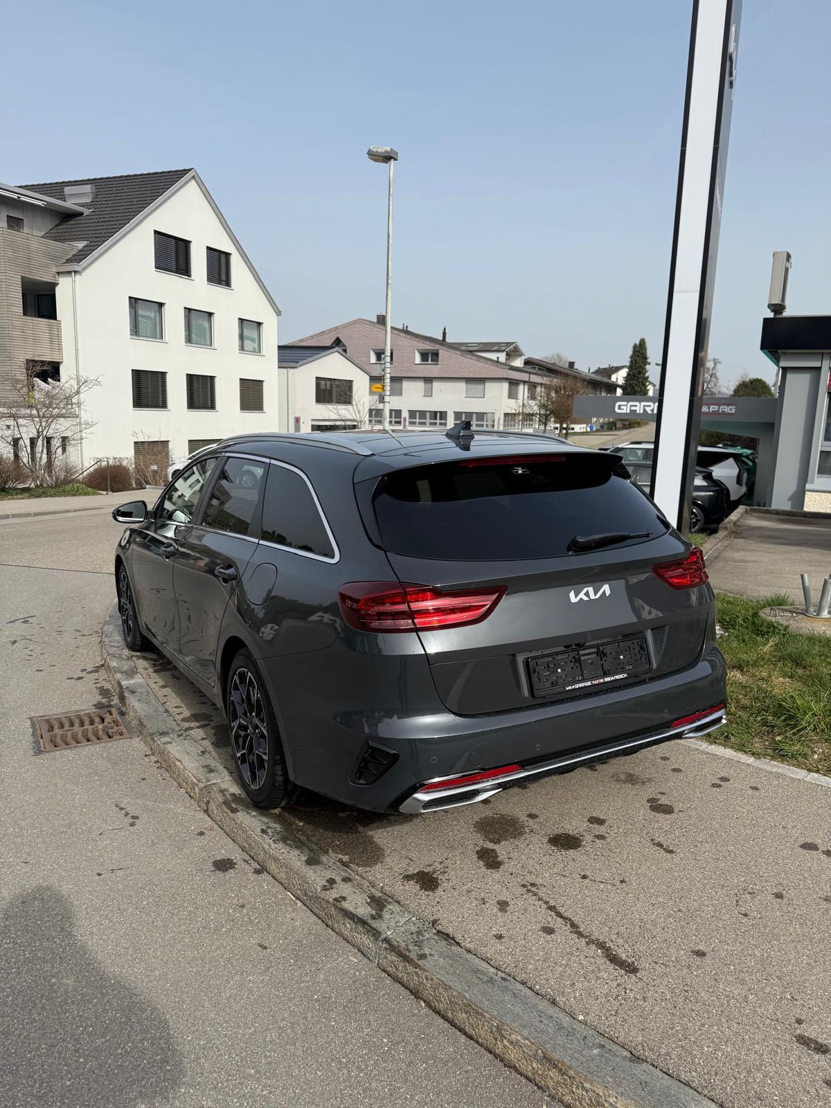 KIA Ceed SW 1.5 T-GDi MHEV GT-Line-image-5